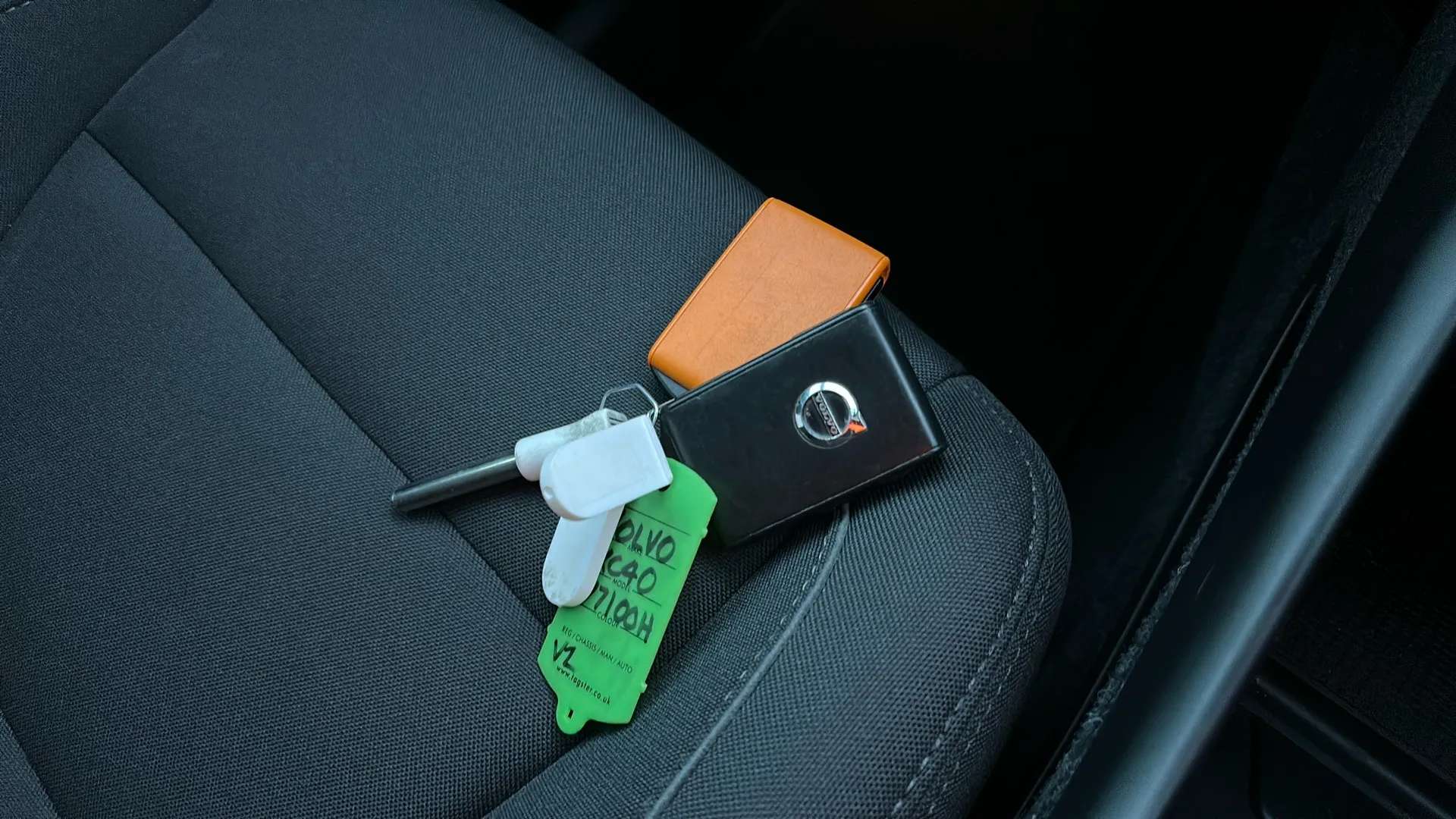 2021 VOLVO XC40 2021 VOLVO XC40