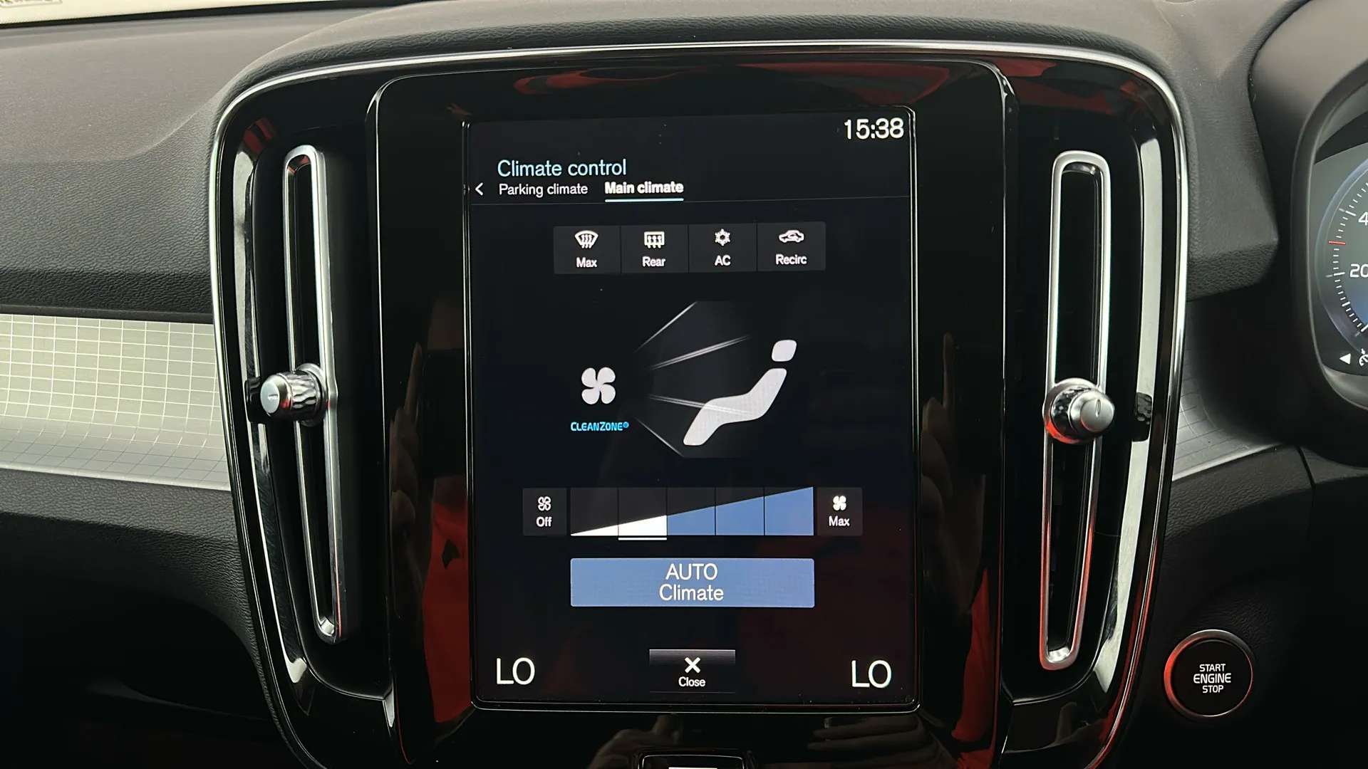 2021 VOLVO XC40 2021 VOLVO XC40