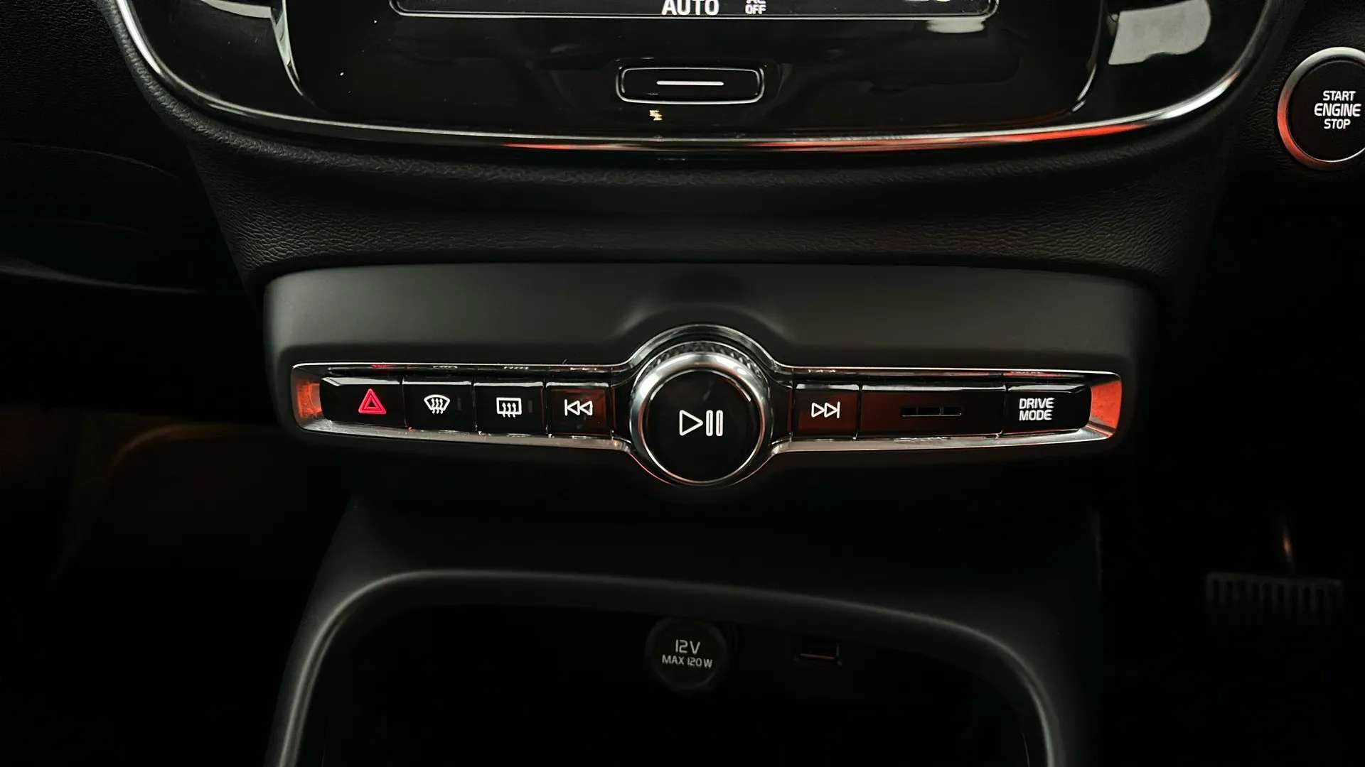 2021 VOLVO XC40 2021 VOLVO XC40