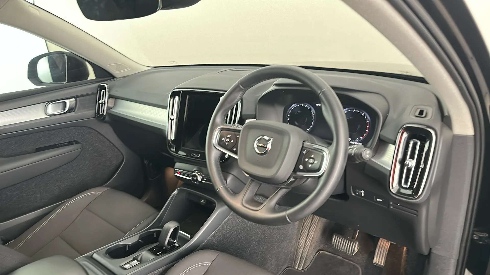 2021 VOLVO XC40 2021 VOLVO XC40