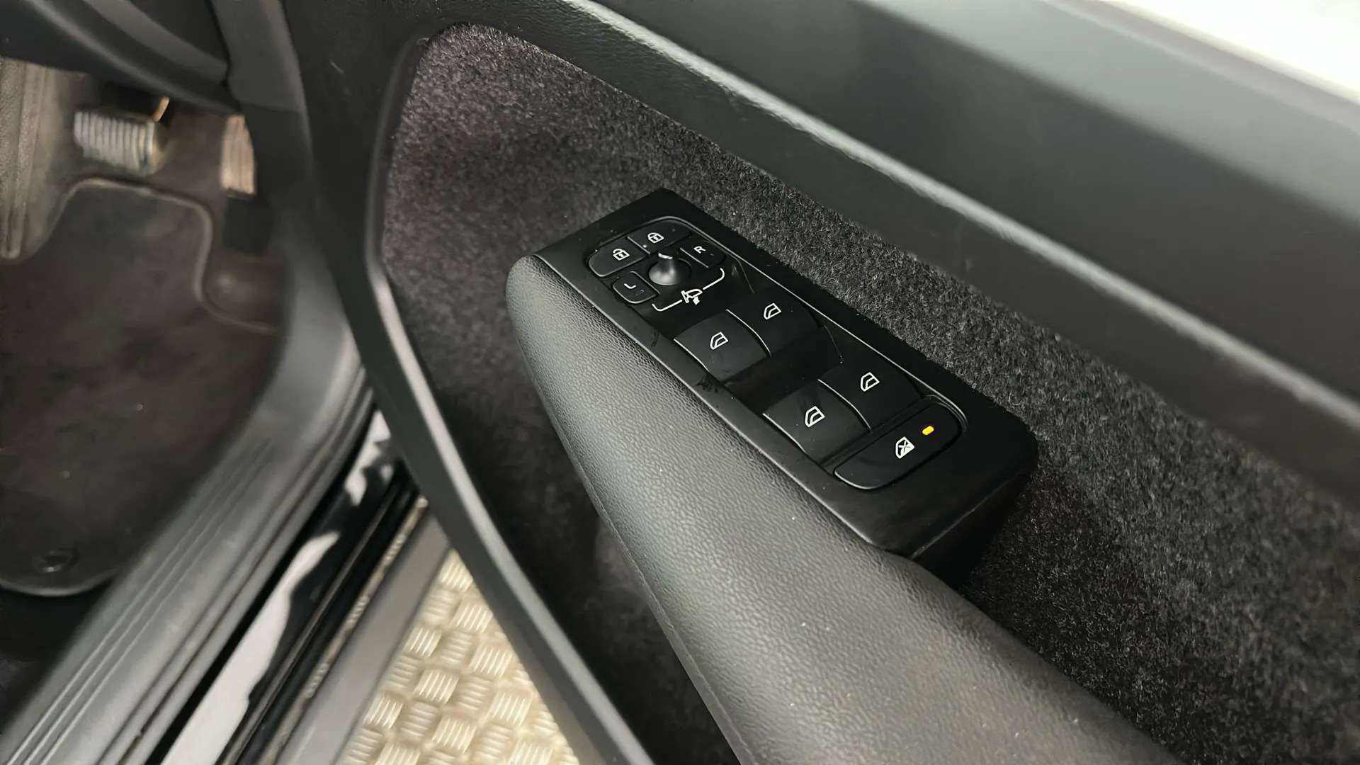 2021 VOLVO XC40 2021 VOLVO XC40