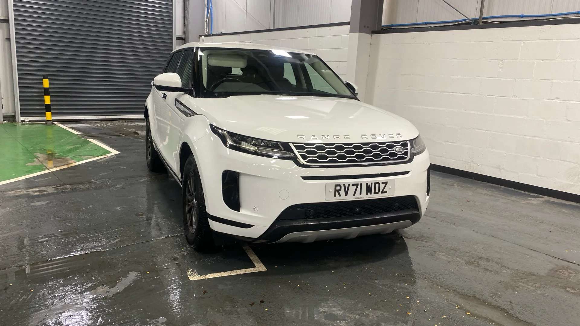 A 2021 LAND ROVER RANGE ROVER EVOQUE 2.0 D165 2WD A 2021 LAND ROVER RANGE ROVER EVOQUE 2.0 D165 2WD