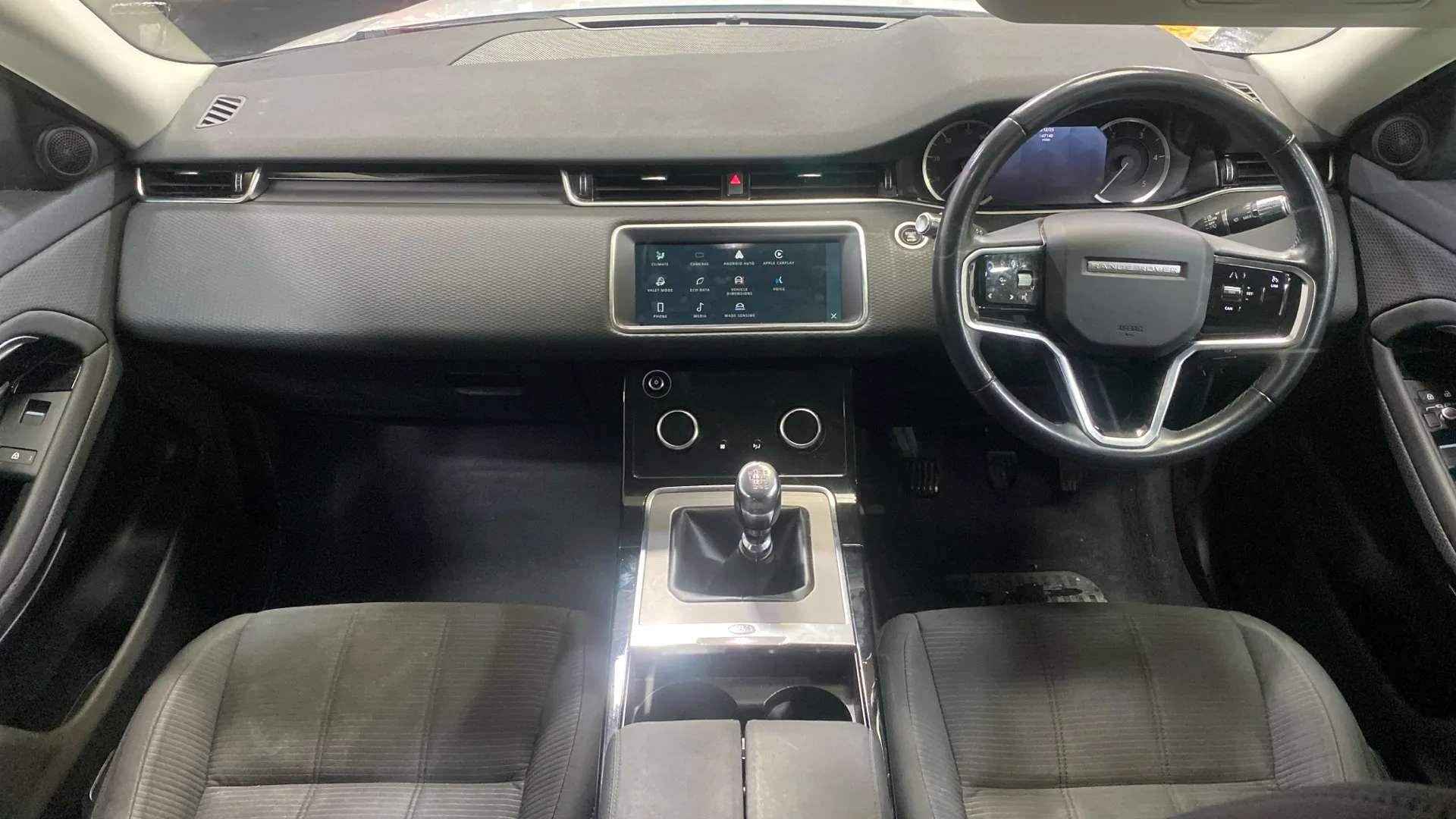 A 2021 LAND ROVER RANGE ROVER EVOQUE 2.0 D165 2WD A 2021 LAND ROVER RANGE ROVER EVOQUE 2.0 D165 2WD