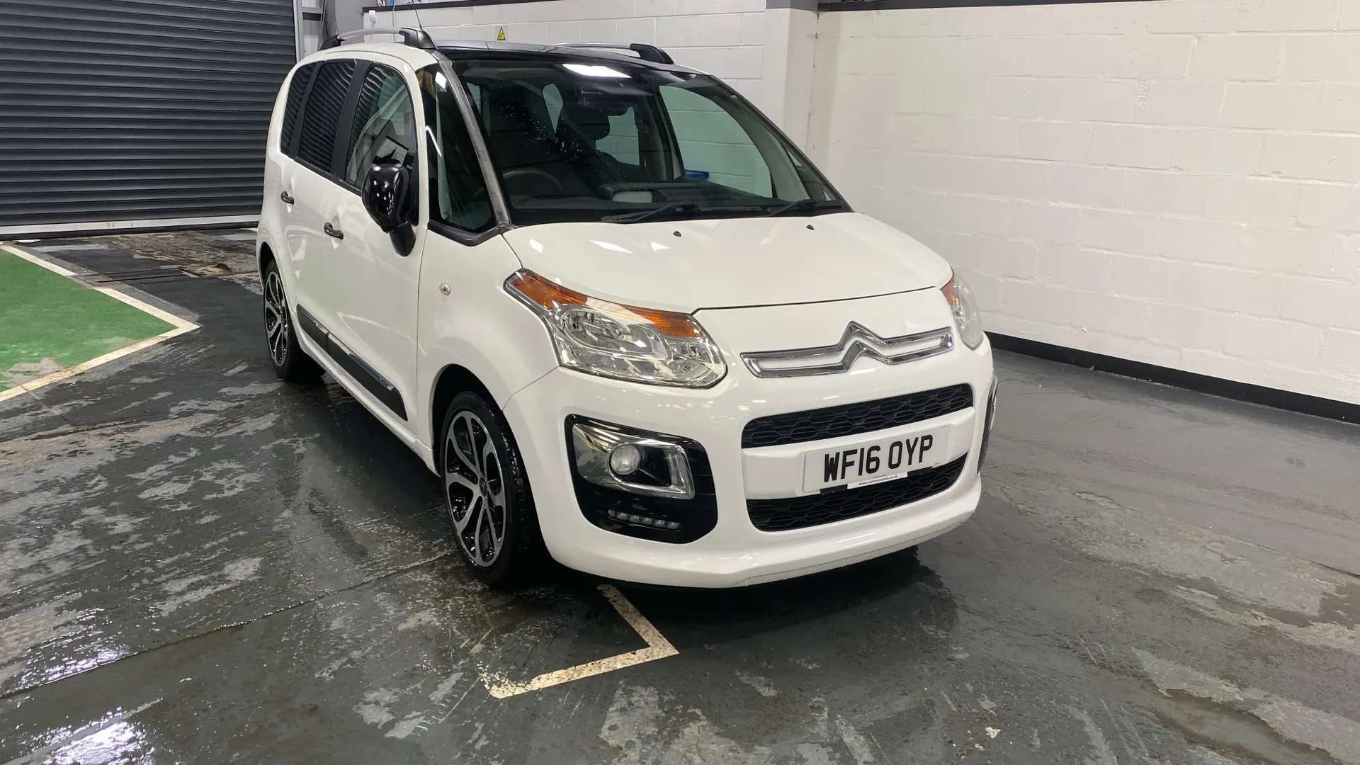 A 2016 CITROEN C3 PICASSO 1.6 BlueHDi Platinum A 2016 CITROEN C3 PICASSO 1.6 BlueHDi Platinum