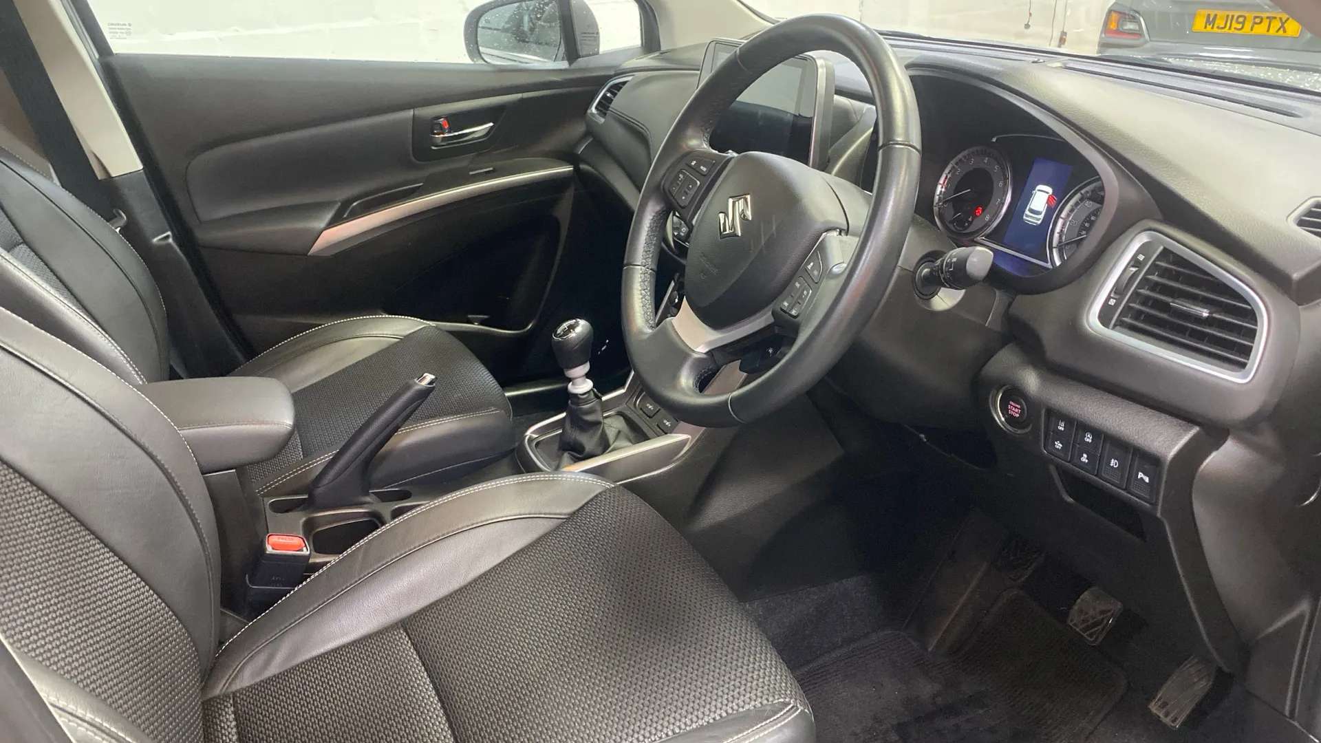 A 2023 SUZUKI S-CROSS 1.4 Boosterjet 48V Hybrid Ultra ALLGRIP A 2023 SUZUKI S-CROSS 1.4 Boosterjet 48V Hybrid Ultra ALLGRIP