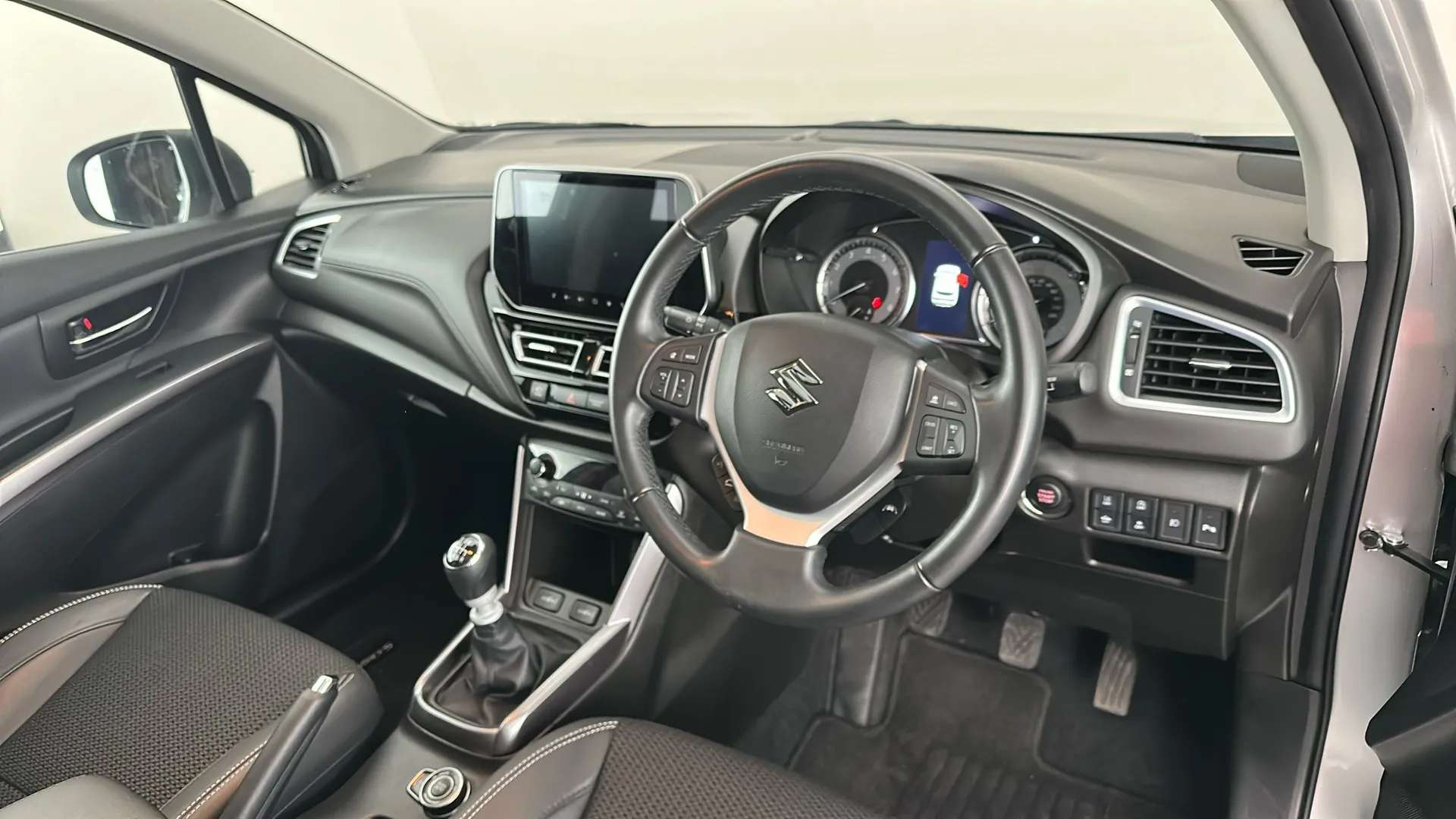2023 SUZUKI S-CROSS 2023 SUZUKI S-CROSS