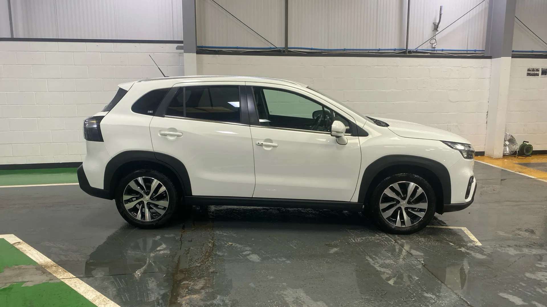 A 2022 SUZUKI S-CROSS 1.4 Boosterjet 48V Hybrid Ultra ALLGRIP A 2022 SUZUKI S-CROSS 1.4 Boosterjet 48V Hybrid Ultra ALLGRIP