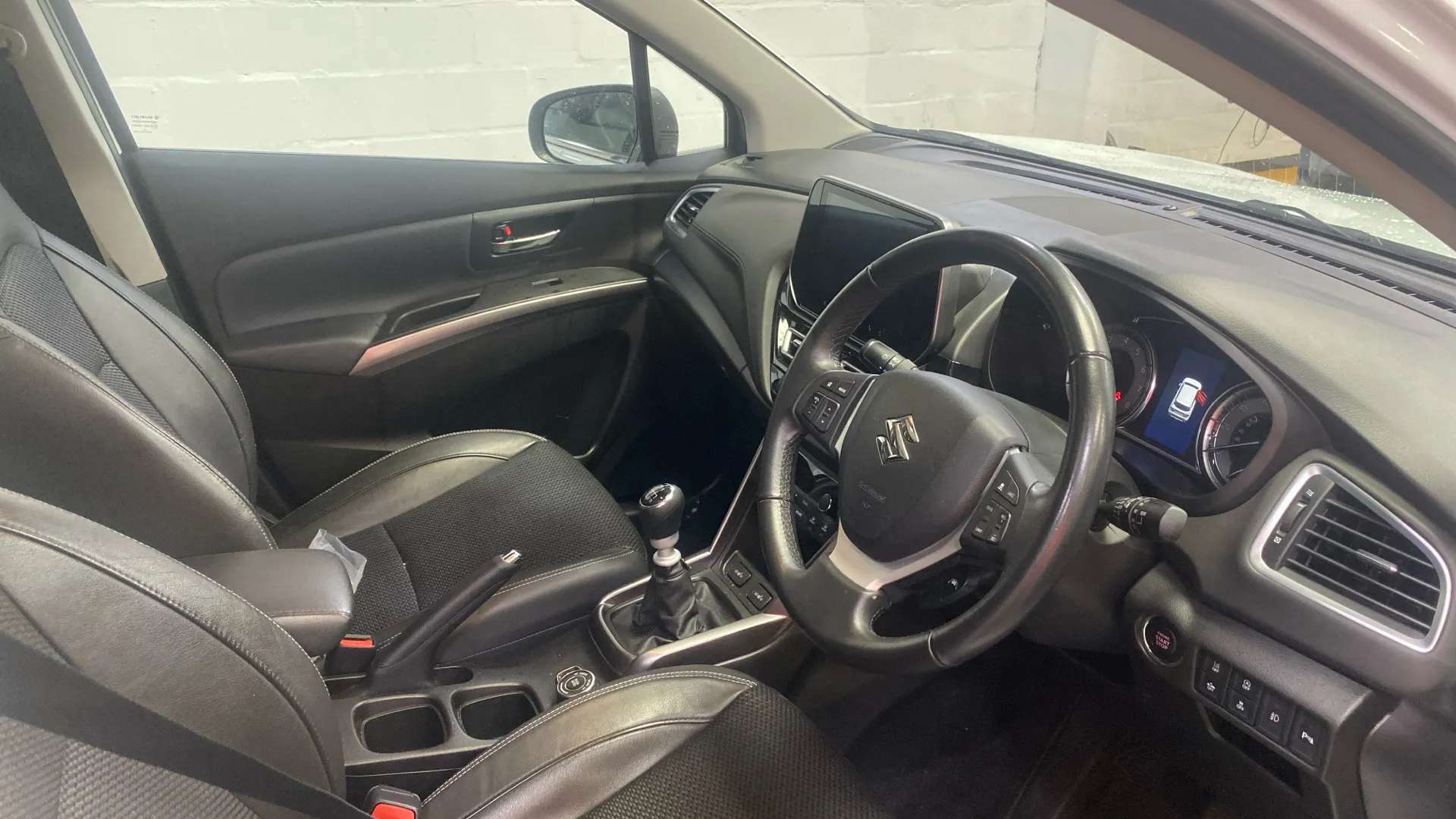 A 2022 SUZUKI S-CROSS 1.4 Boosterjet 48V Hybrid Ultra ALLGRIP A 2022 SUZUKI S-CROSS 1.4 Boosterjet 48V Hybrid Ultra ALLGRIP