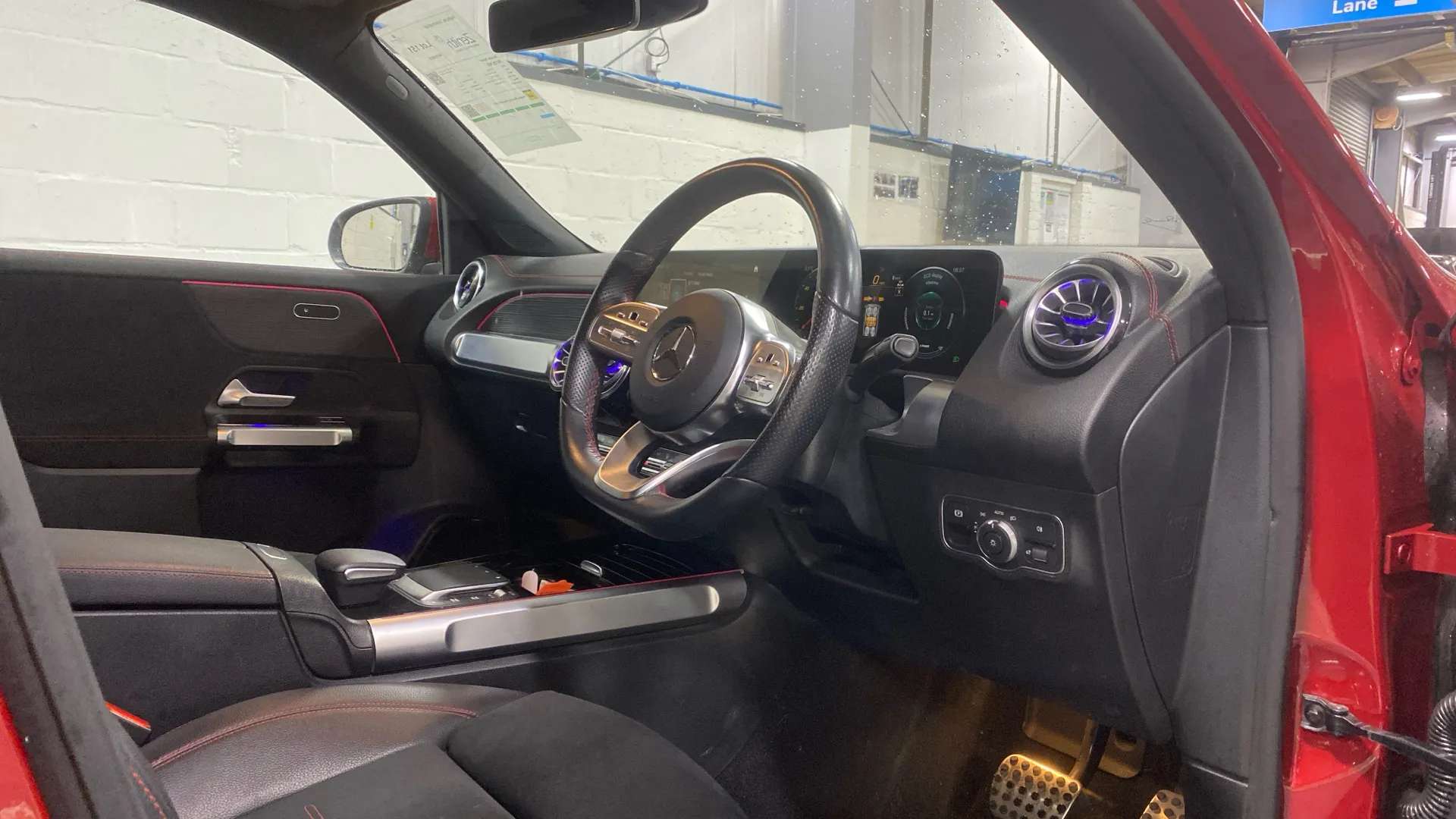 A 2022 MERCEDES-BENZ EQB EQB 300 4M 168kW AMG Line Premium 66.5kWh Auto A 2022 MERCEDES-BENZ EQB EQB 300 4M 168kW AMG Line Premium 66.5kWh Auto