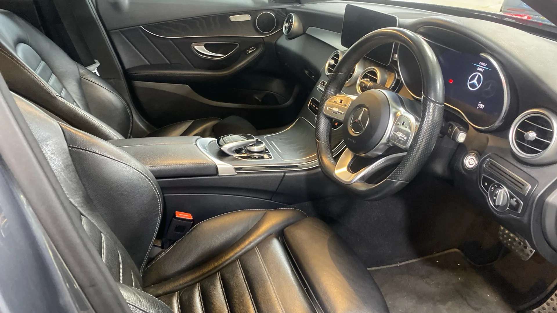 A 2019 MERCEDES-BENZ C CLASS C200 AMG Line Premium 9G-Tronic A 2019 MERCEDES-BENZ C CLASS C200 AMG Line Premium 9G-Tronic