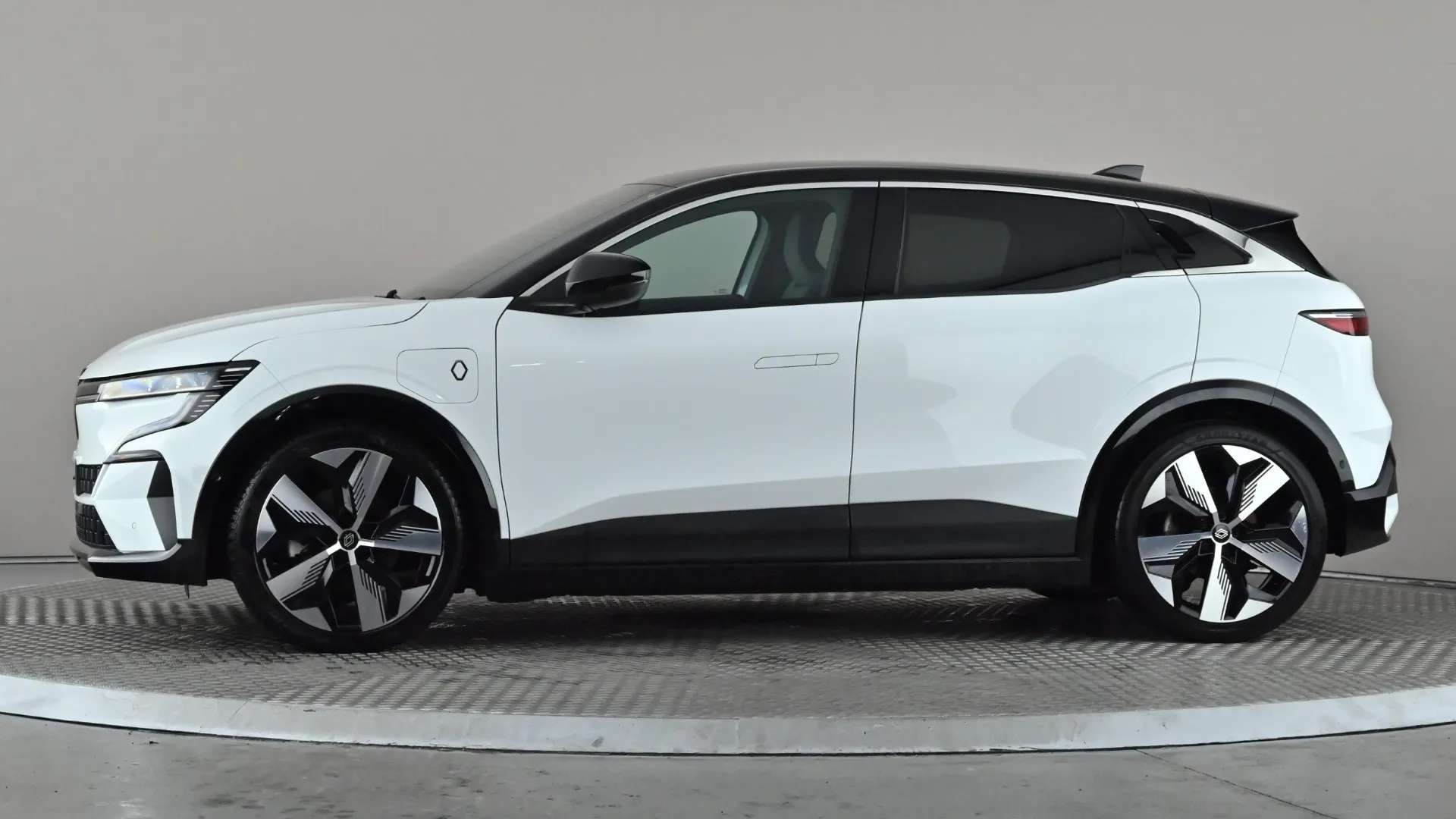 A 2023 RENAULT MEGANE E-TECH EV60 160kW Techno+ 60kWh Optimum Charge Auto A 2023 RENAULT MEGANE E-TECH EV60 160kW Techno+ 60kWh Optimum Charge Auto