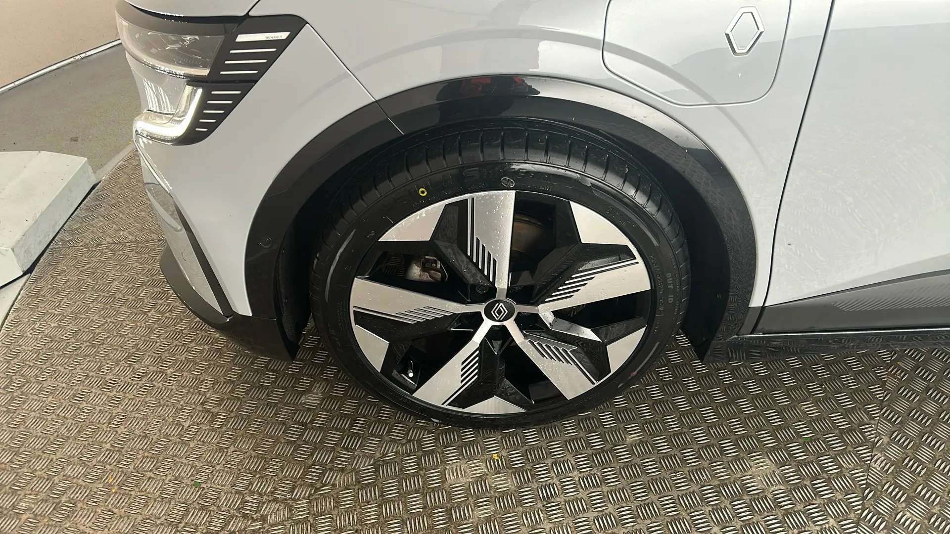 2024 RENAULT MEGANE E-TECH 2024 RENAULT MEGANE E-TECH