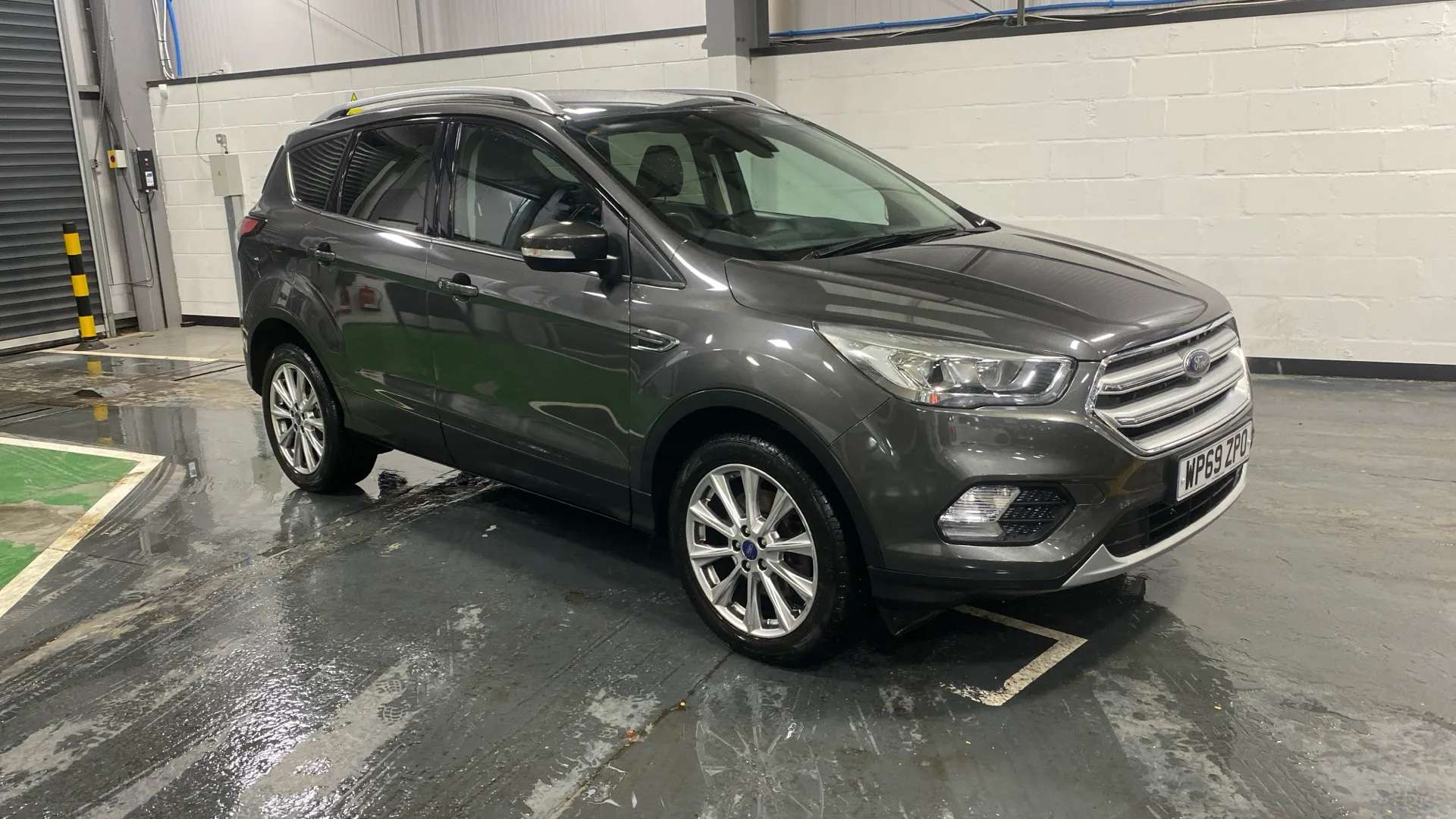 A 2019 FORD KUGA 2.0 TDCi Titanium Edition 2WD A 2019 FORD KUGA 2.0 TDCi Titanium Edition 2WD