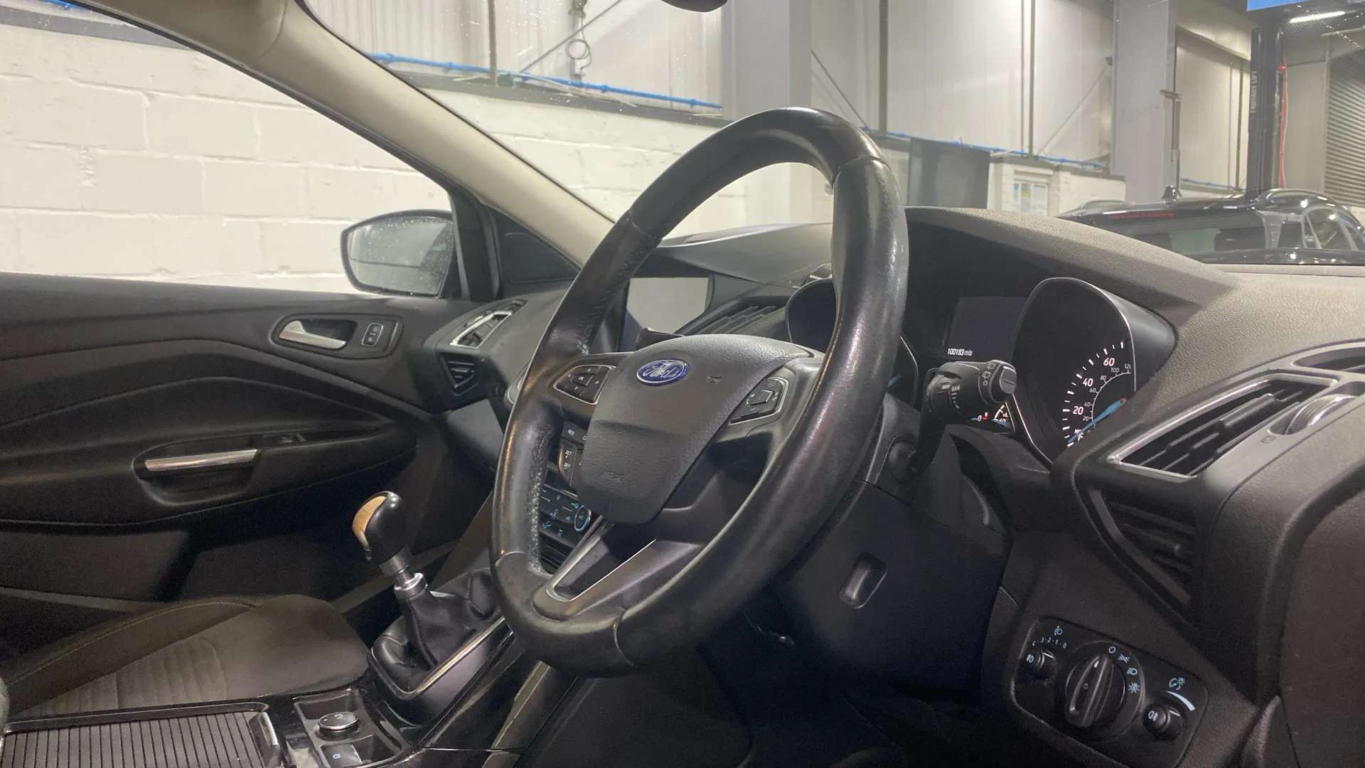 A 2019 FORD KUGA 2.0 TDCi Titanium Edition 2WD A 2019 FORD KUGA 2.0 TDCi Titanium Edition 2WD