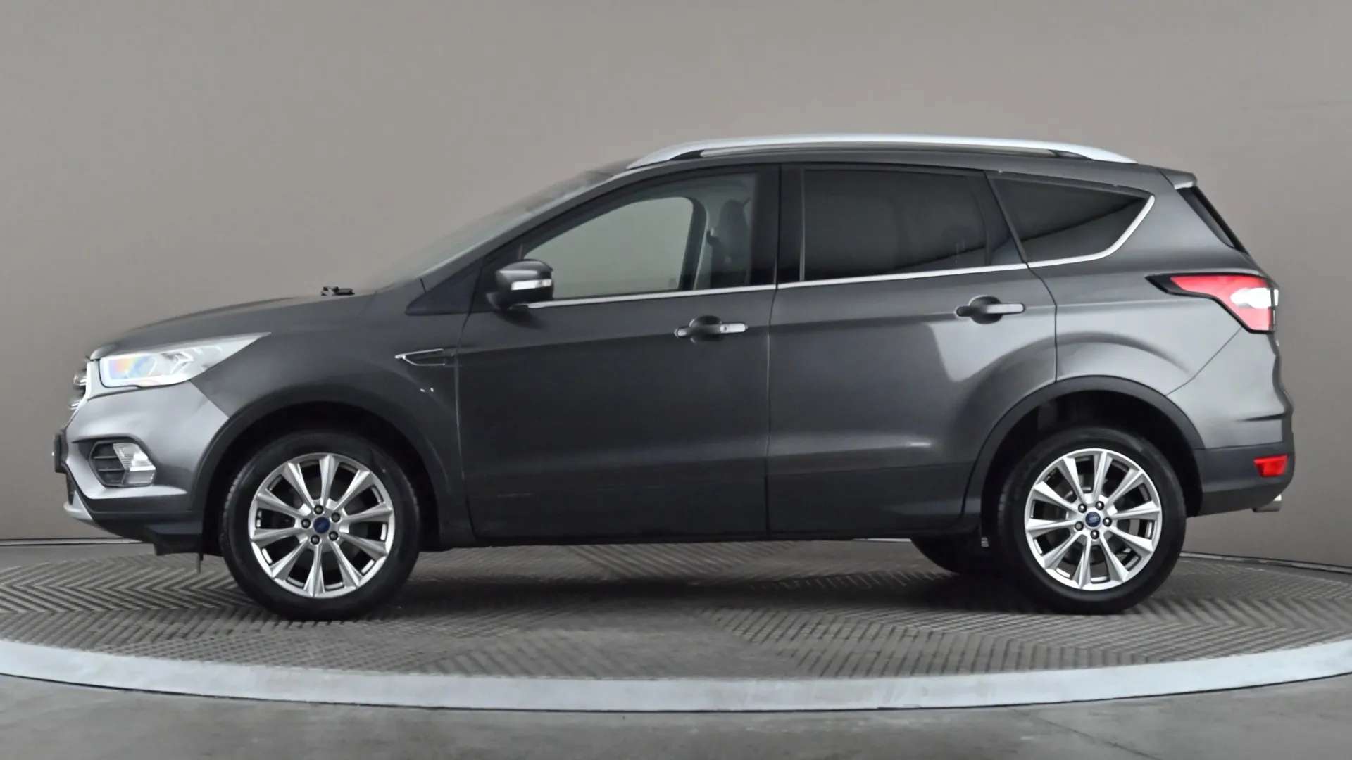 A 2019 FORD KUGA 2.0 TDCi Titanium Edition 2WD A 2019 FORD KUGA 2.0 TDCi Titanium Edition 2WD