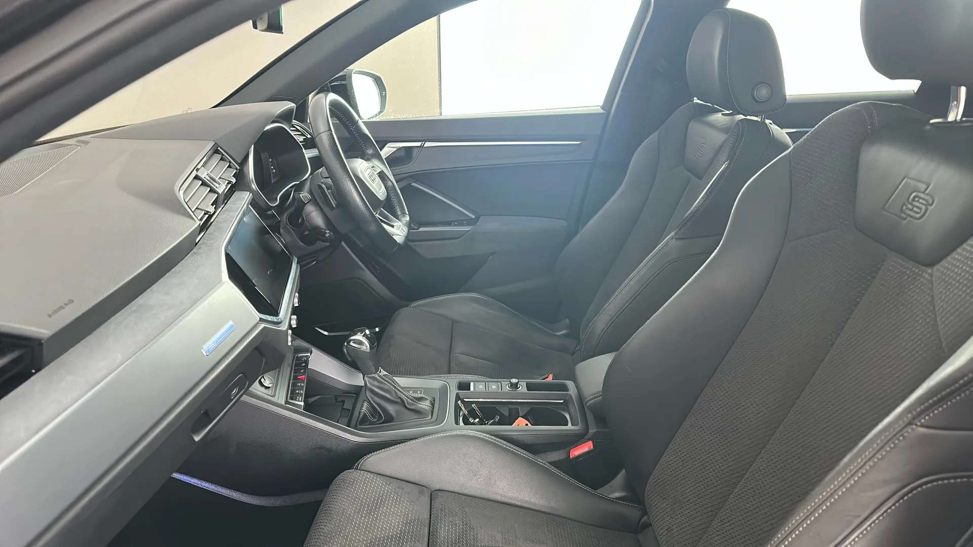 2020 AUDI Q3 2020 AUDI Q3