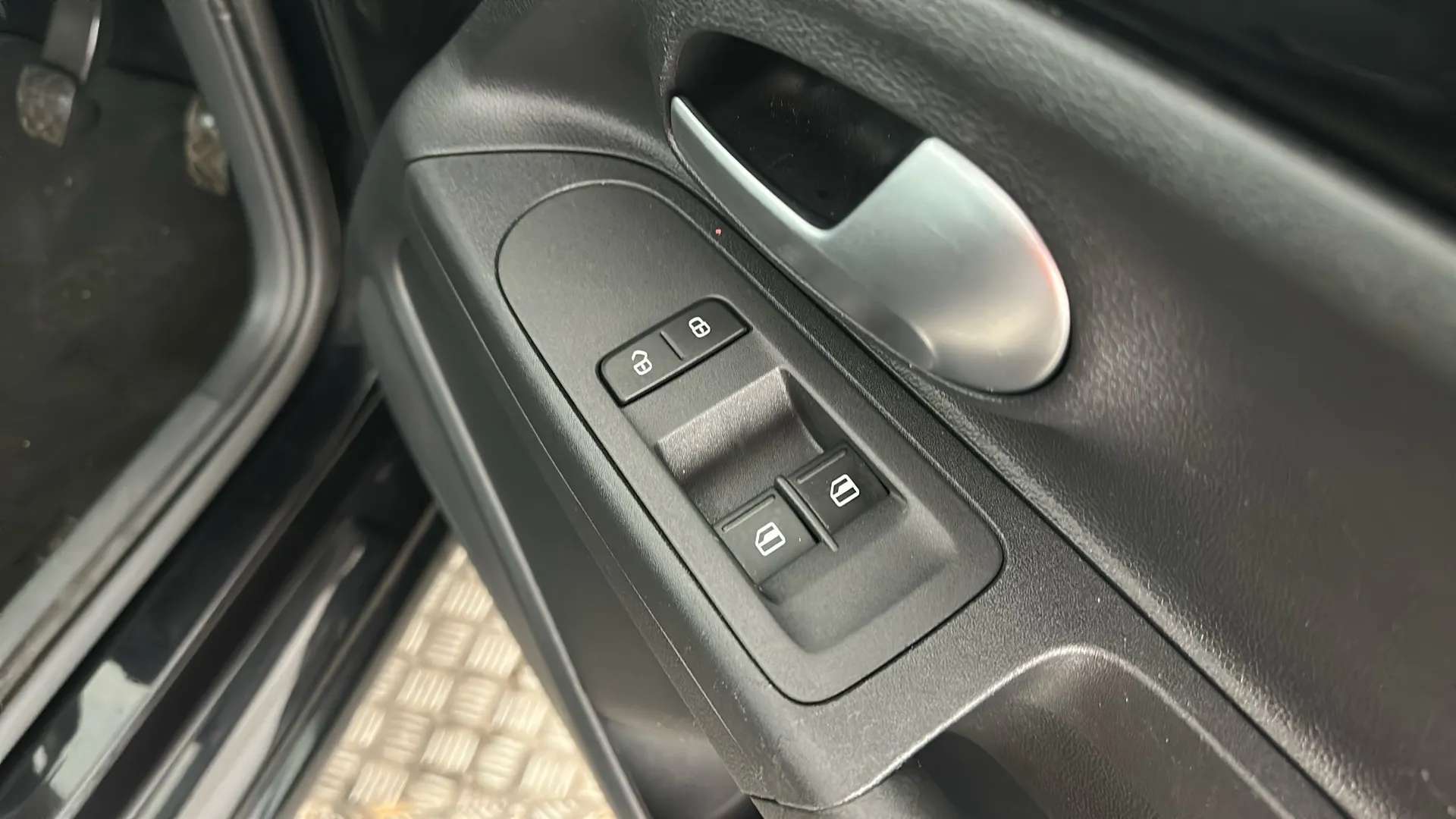 2021 VOLKSWAGEN UP 2021 VOLKSWAGEN UP