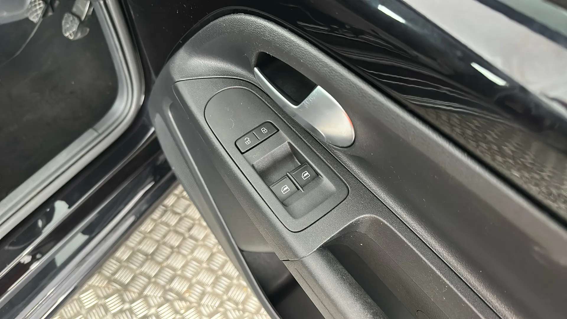 2018 VOLKSWAGEN UP 2018 VOLKSWAGEN UP