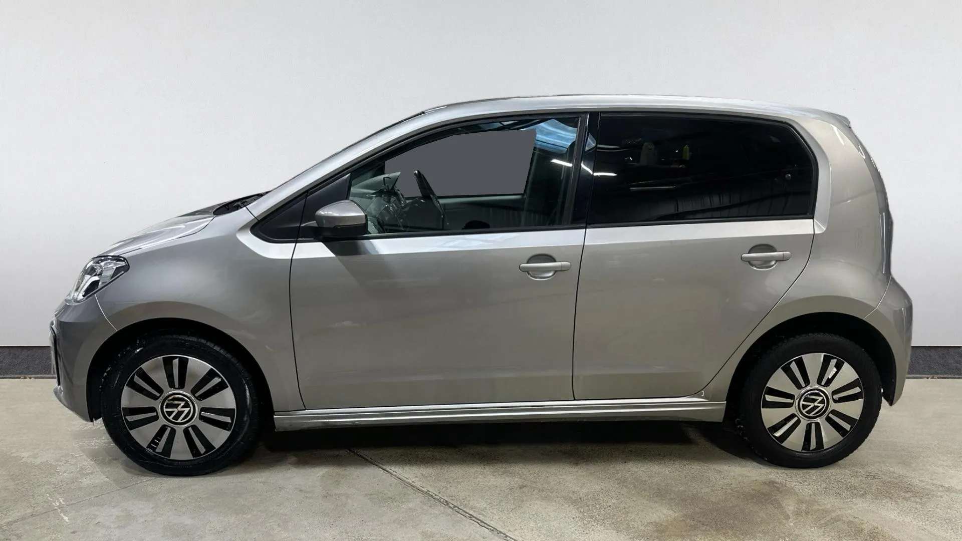 A 2020 VOLKSWAGEN UP 60kW E-Up 32kWh Auto A 2020 VOLKSWAGEN UP 60kW E-Up 32kWh Auto