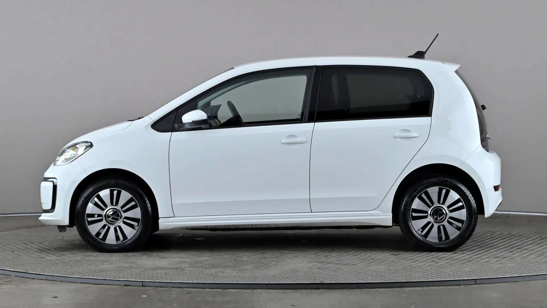 A 2023 VOLKSWAGEN UP 60kW E-Up 32kWh Auto A 2023 VOLKSWAGEN UP 60kW E-Up 32kWh Auto