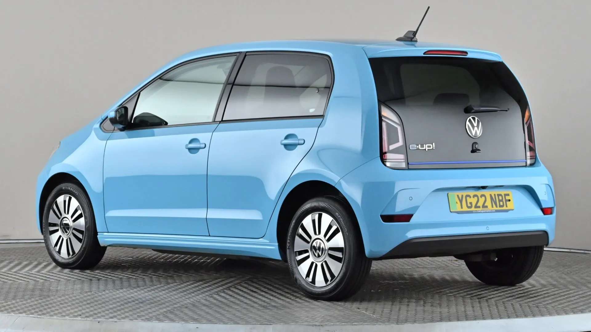 A 2022 VOLKSWAGEN UP 60kW E-Up 32kWh Auto A 2022 VOLKSWAGEN UP 60kW E-Up 32kWh Auto
