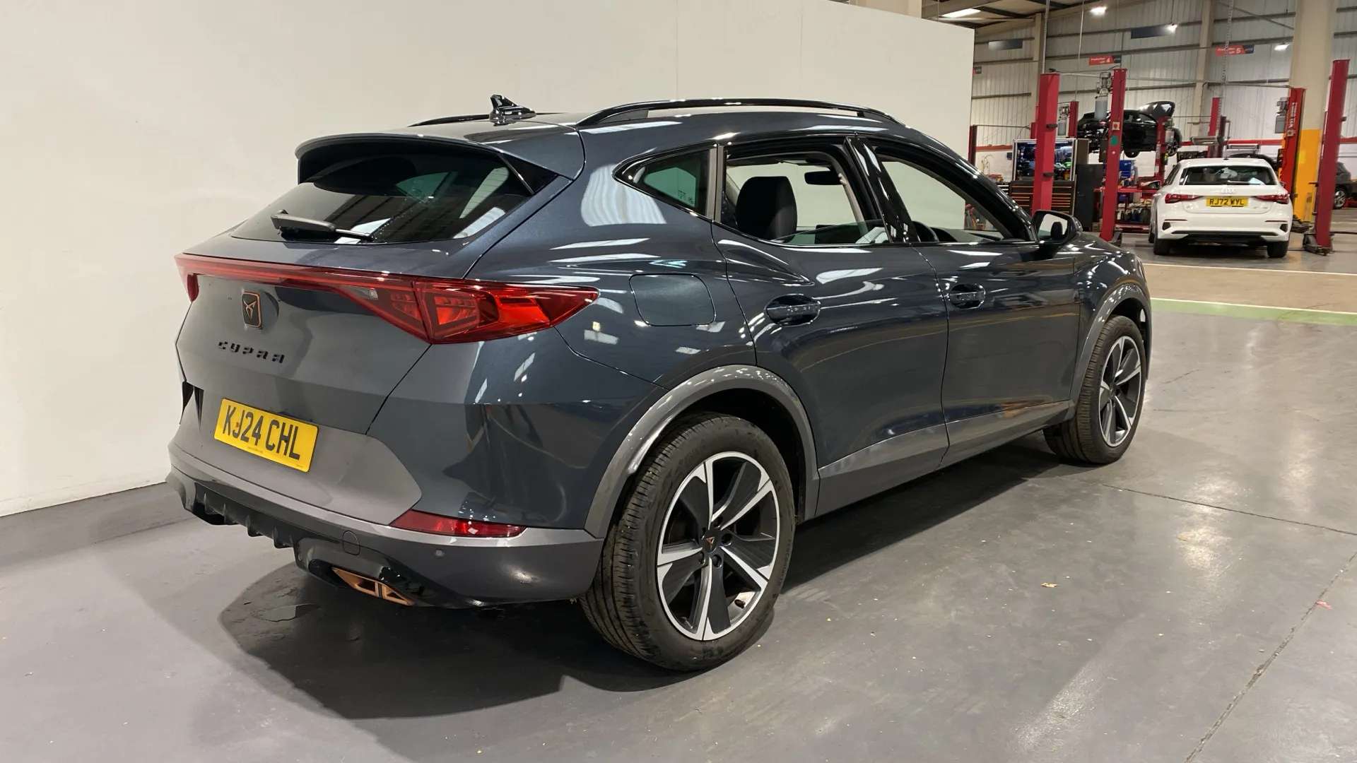 A 2024 CUPRA FORMENTOR 1.4 eHybrid 204 V1 DSG A 2024 CUPRA FORMENTOR 1.4 eHybrid 204 V1 DSG