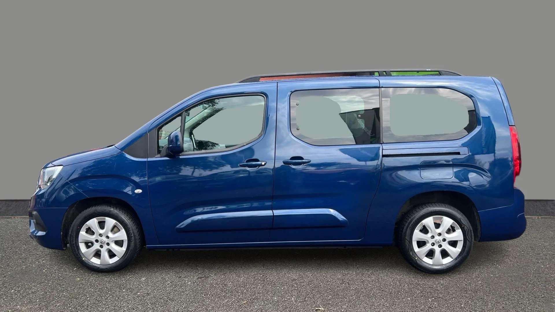 A 2020 VAUXHALL COMBO LIFE 1.2 Turbo Energy XL A 2020 VAUXHALL COMBO LIFE 1.2 Turbo Energy XL