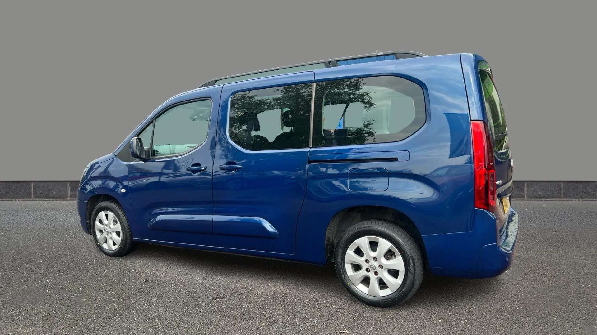 A 2020 VAUXHALL COMBO LIFE 1.2 Turbo Energy XL A 2020 VAUXHALL COMBO LIFE 1.2 Turbo Energy XL