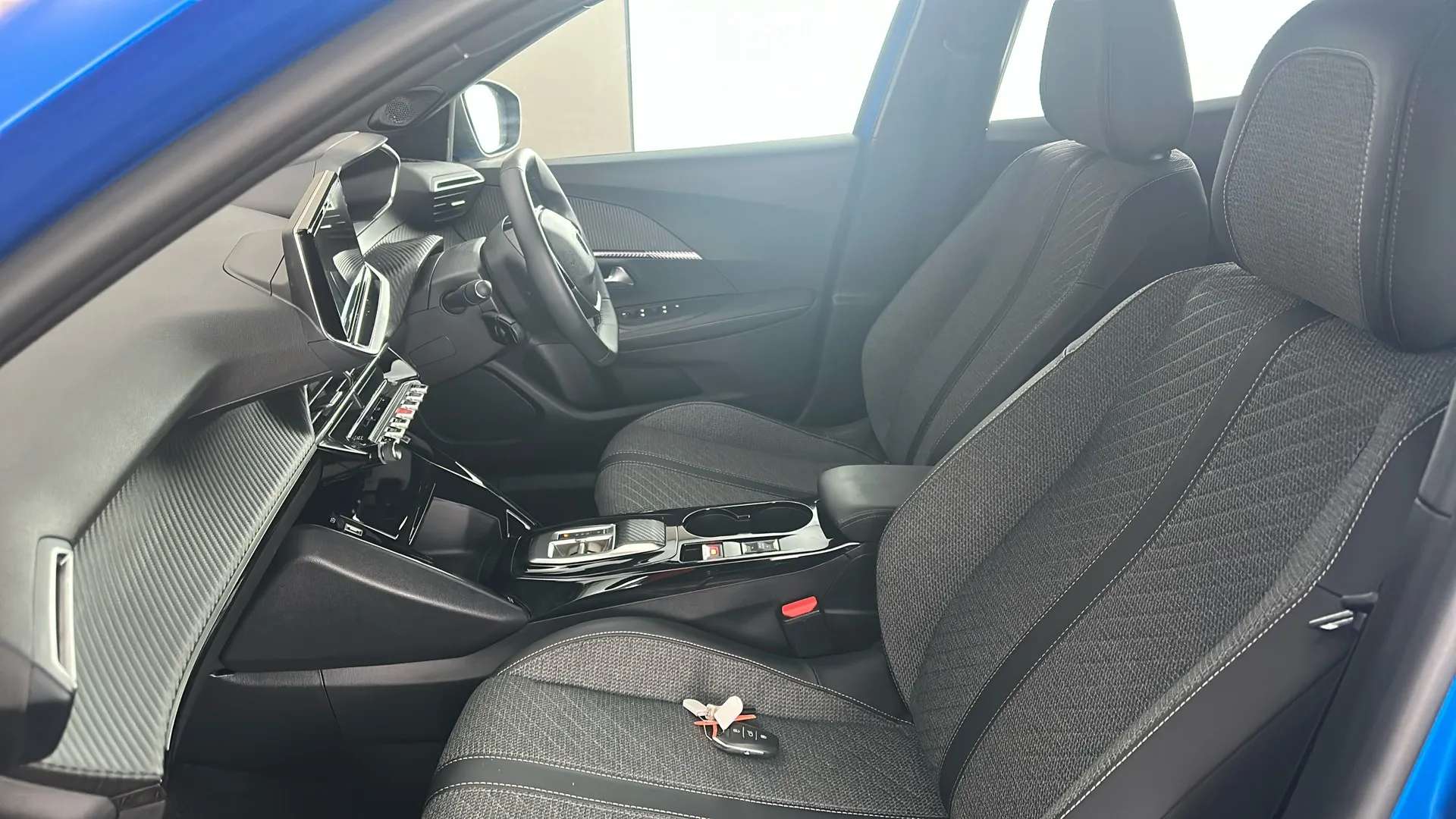 2024 PEUGEOT 2008 2024 PEUGEOT 2008