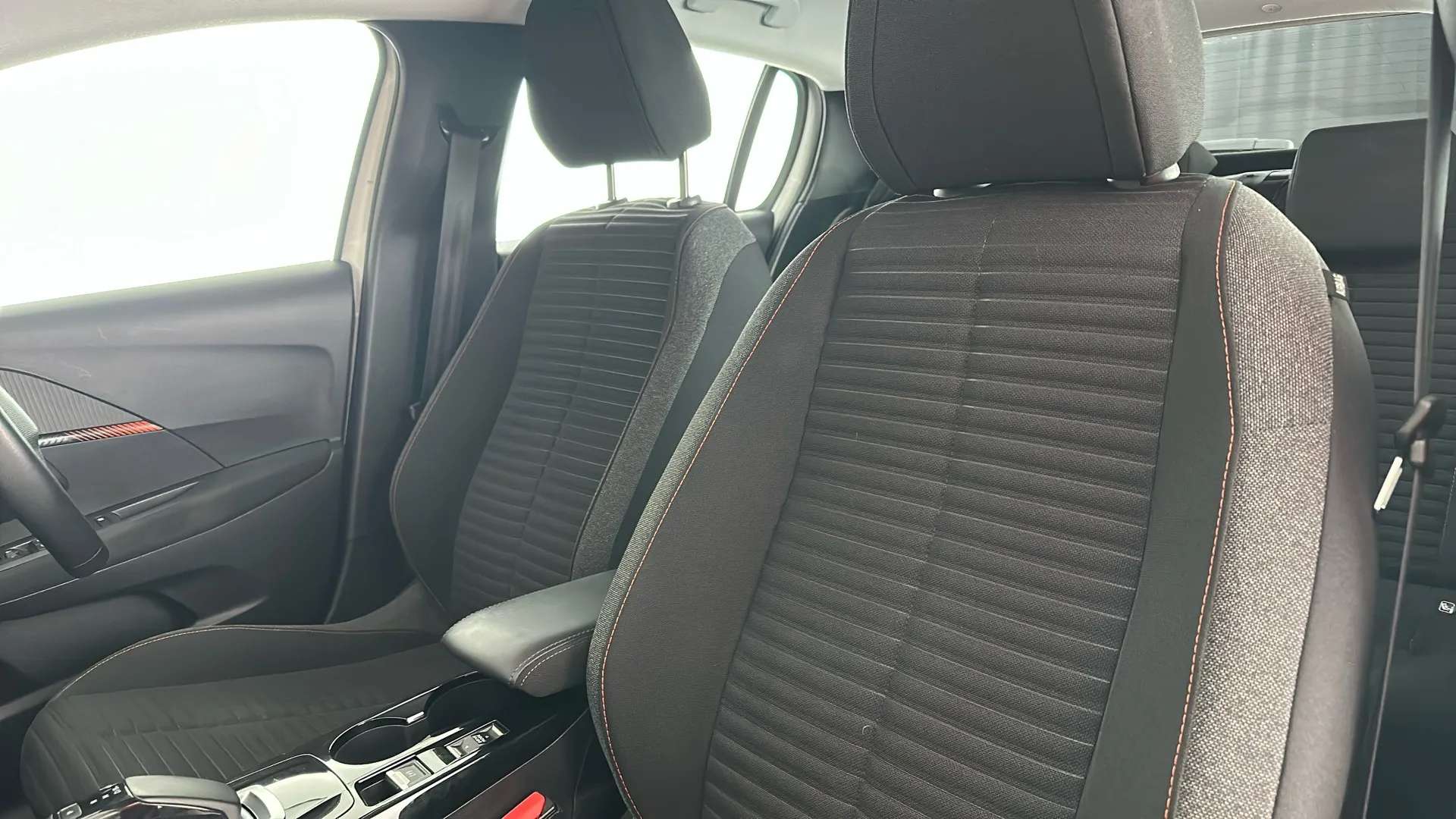 2021 PEUGEOT 208 2021 PEUGEOT 208