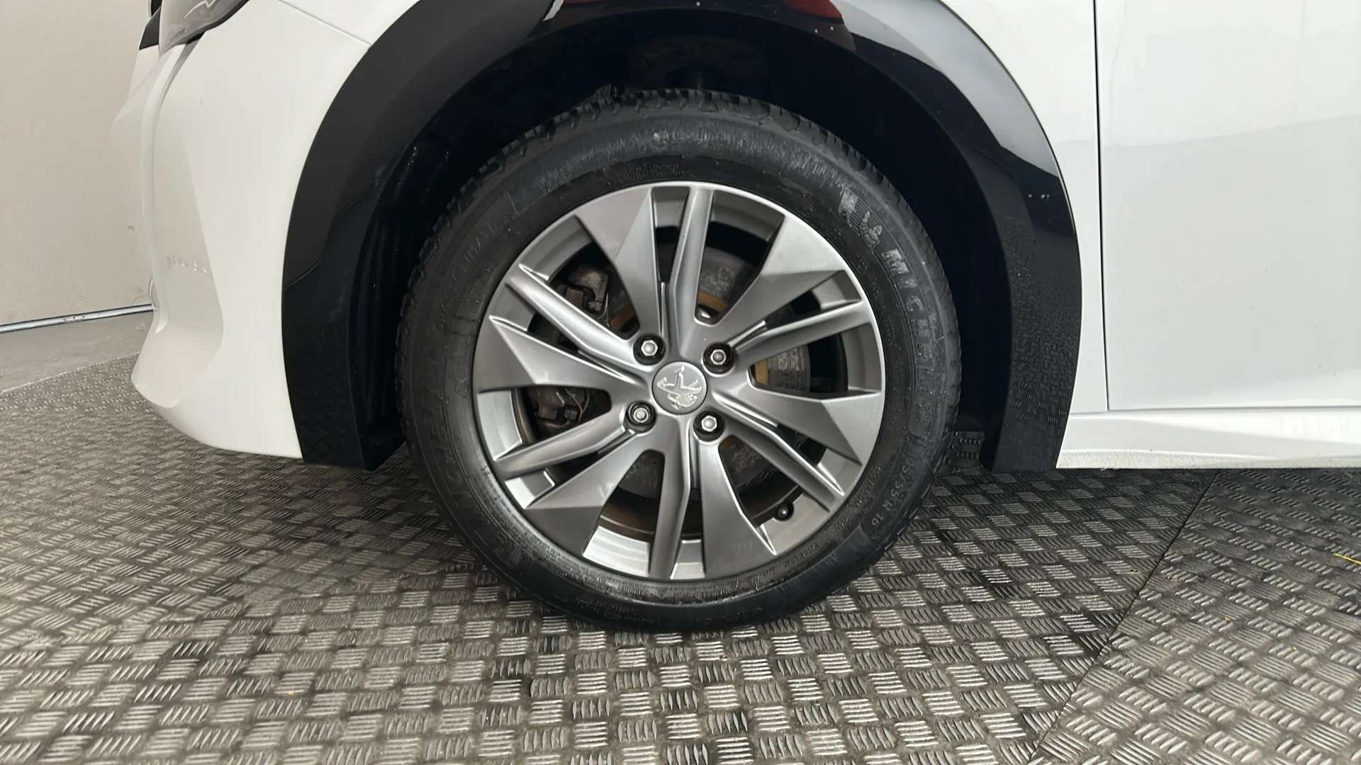 2021 PEUGEOT 208 2021 PEUGEOT 208