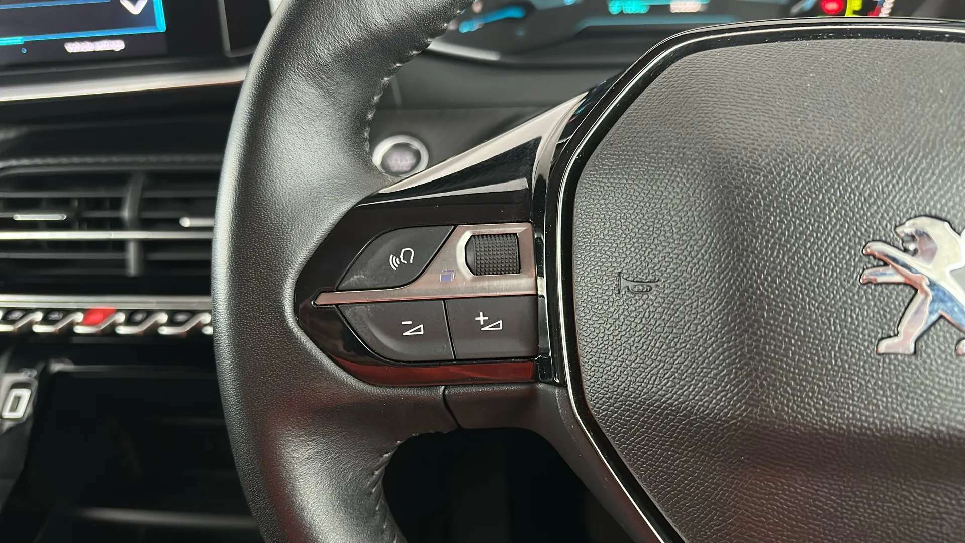 2021 PEUGEOT 208 2021 PEUGEOT 208