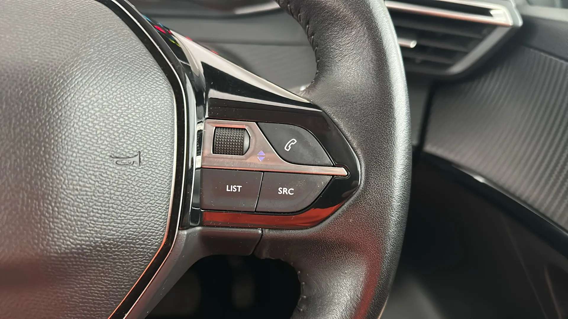 2021 PEUGEOT 208 2021 PEUGEOT 208