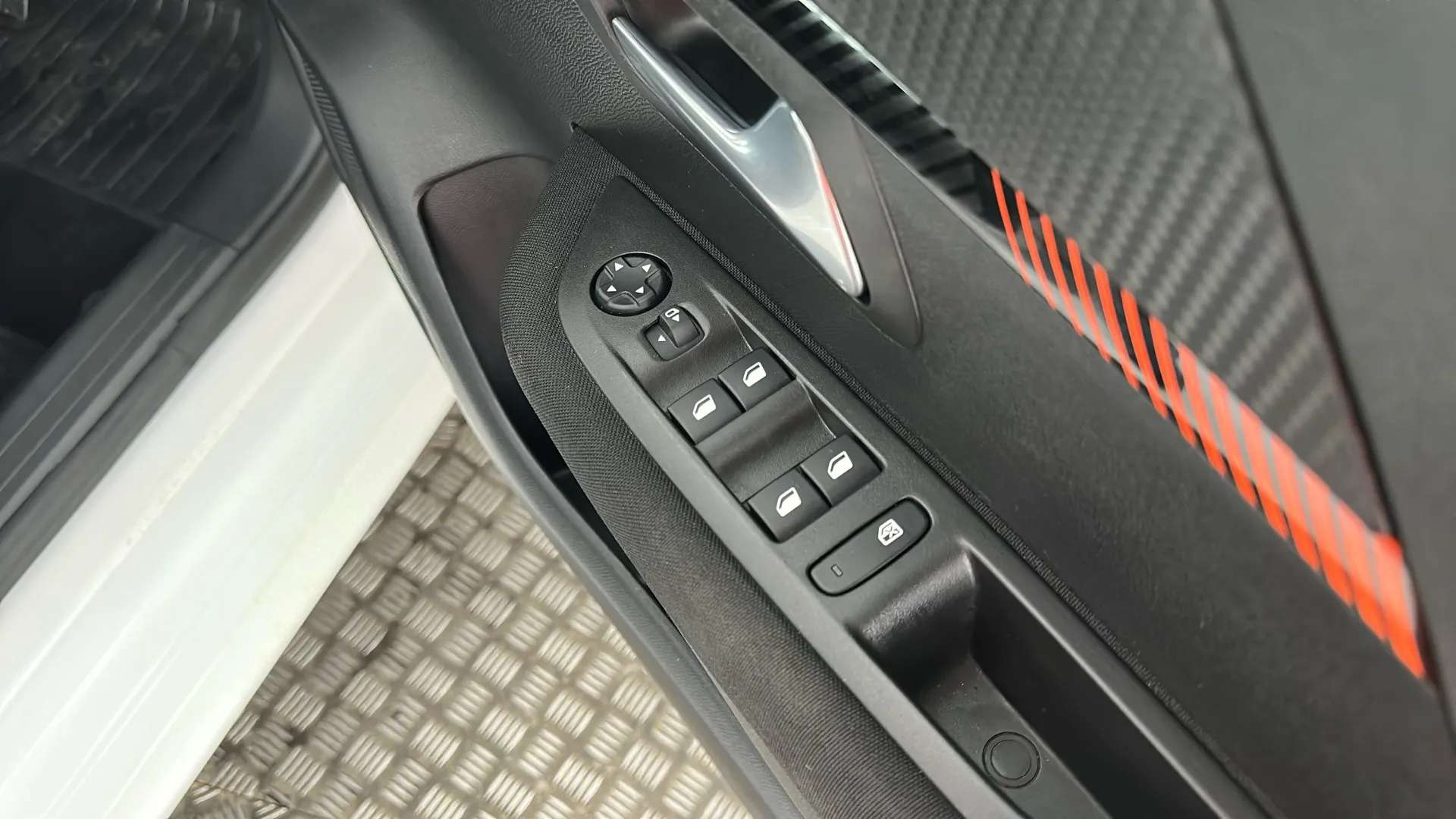 2021 PEUGEOT 208 2021 PEUGEOT 208