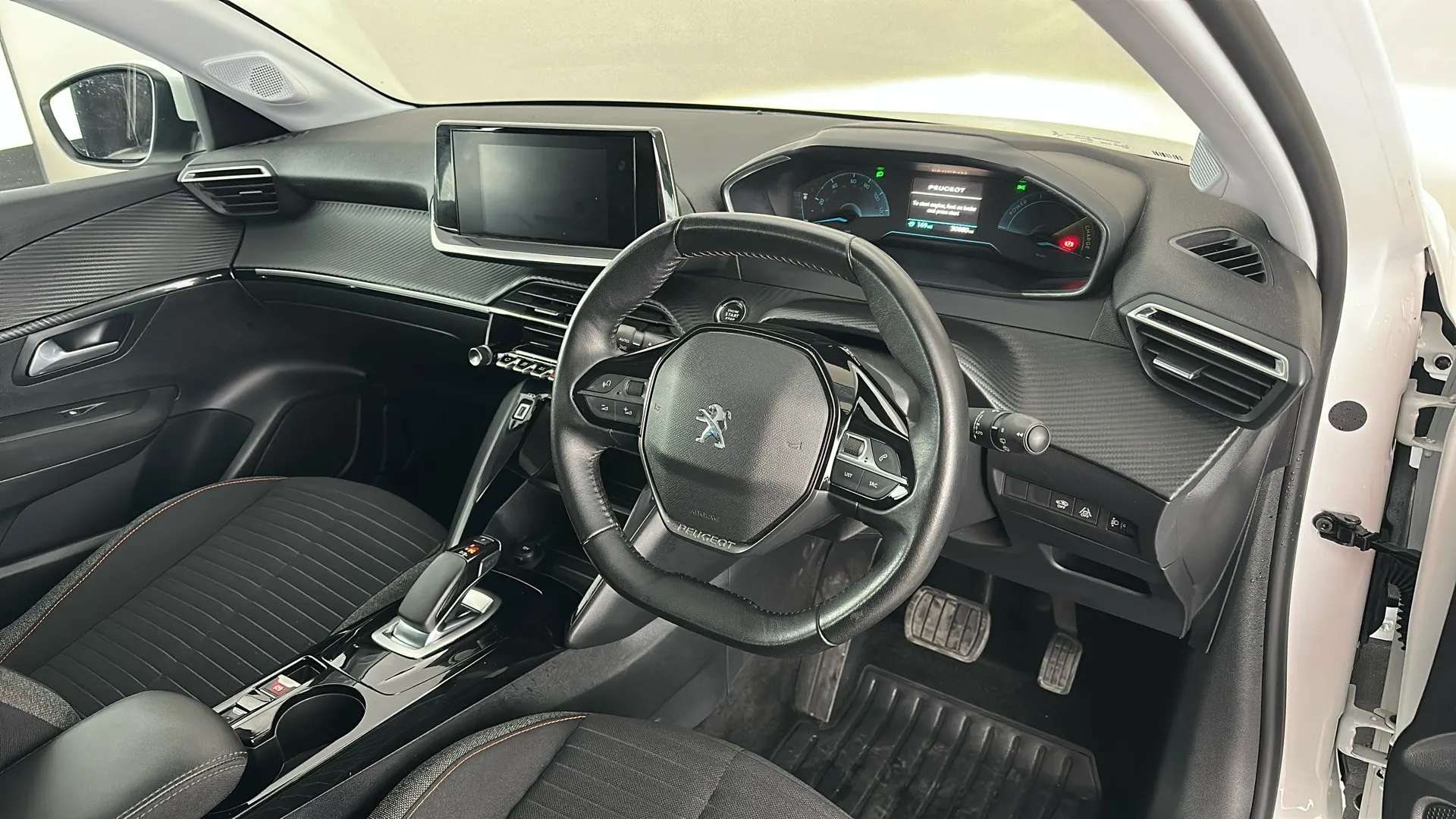 2021 PEUGEOT 208 2021 PEUGEOT 208