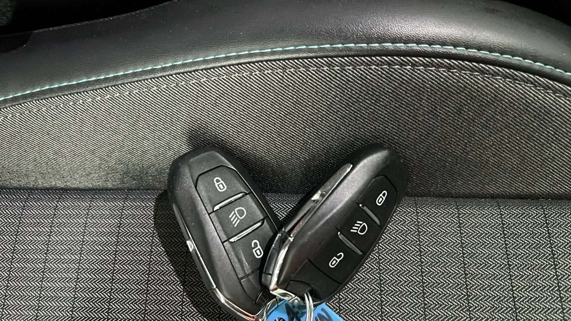 2021 PEUGEOT 2008 2021 PEUGEOT 2008