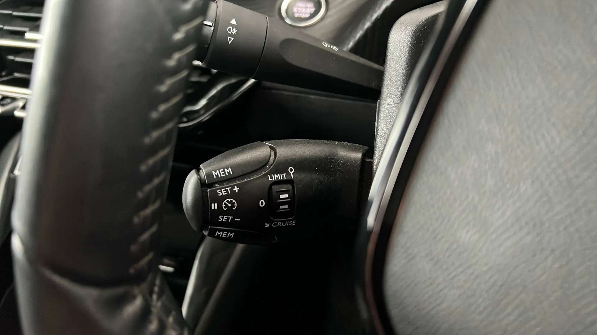 2021 PEUGEOT 2008 2021 PEUGEOT 2008