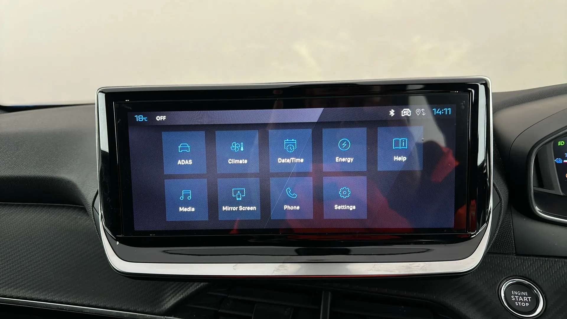 2024 PEUGEOT 2008 2024 PEUGEOT 2008
