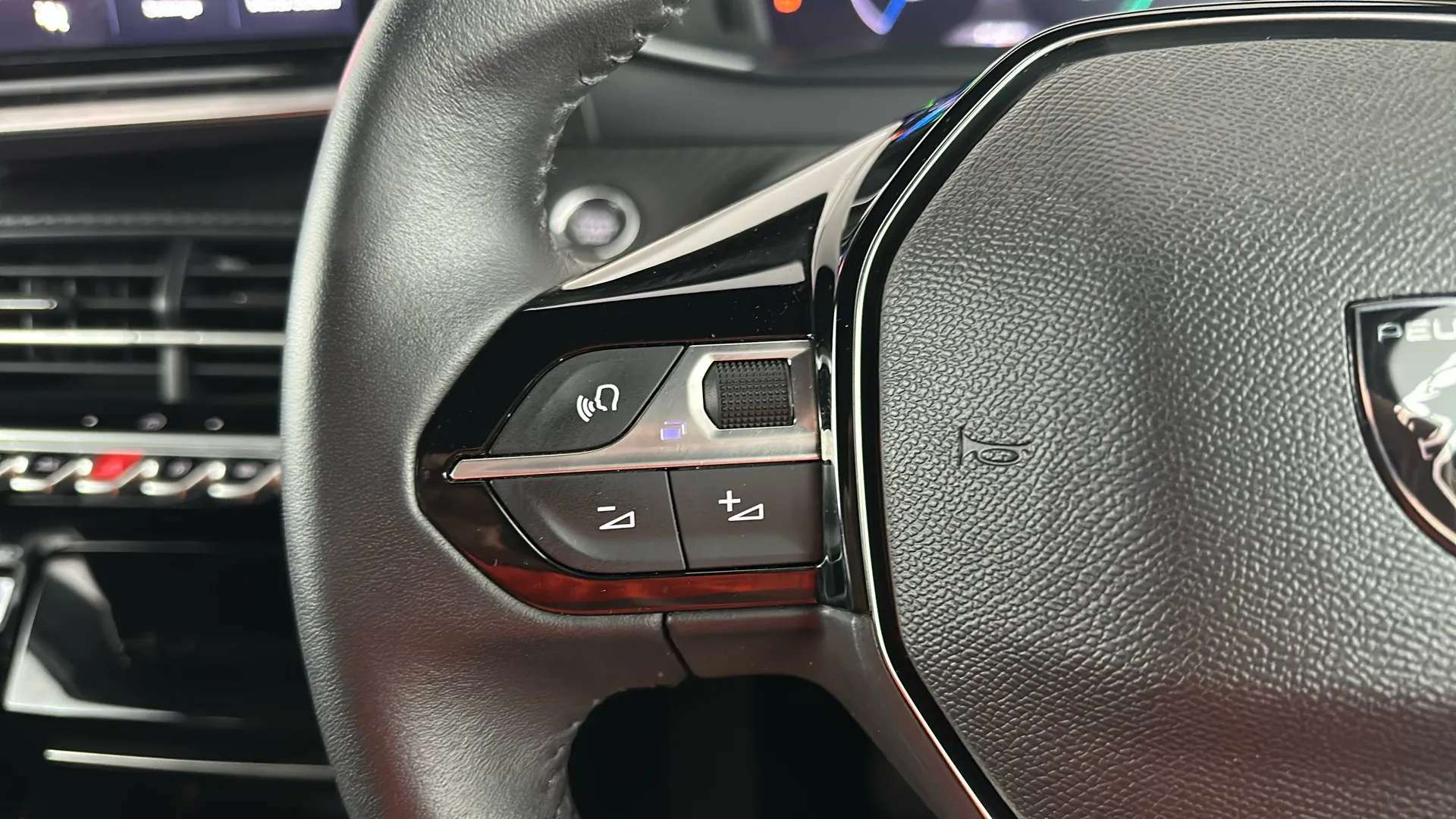 2024 PEUGEOT 2008 2024 PEUGEOT 2008
