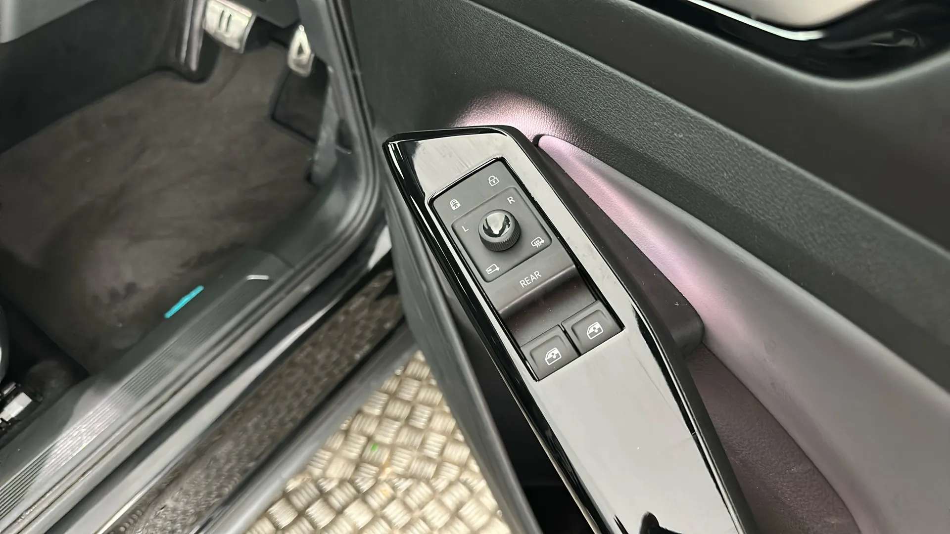 2025 VOLKSWAGEN ID.4 2025 VOLKSWAGEN ID.4