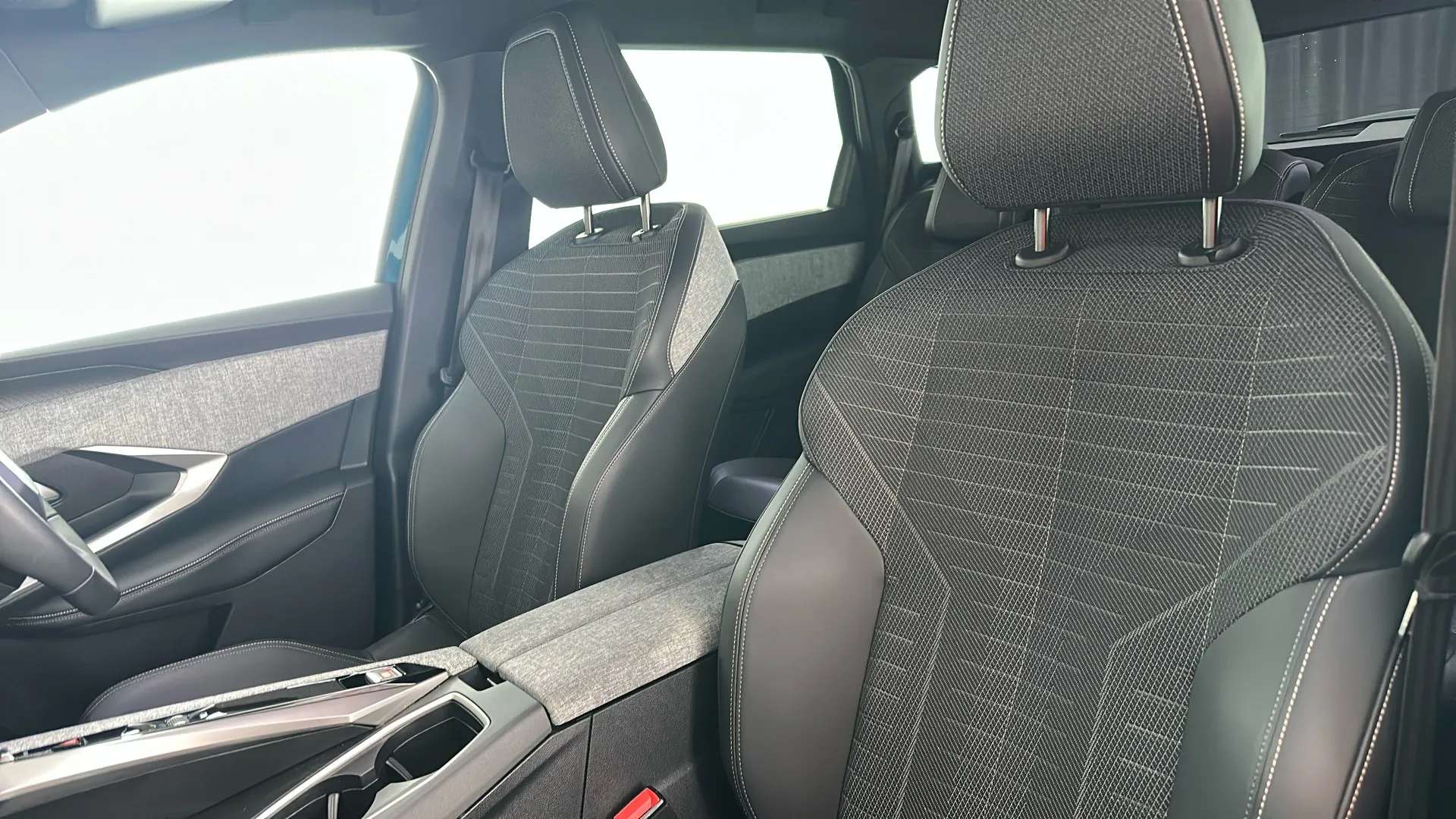 2025 PEUGEOT 5008 2025 PEUGEOT 5008