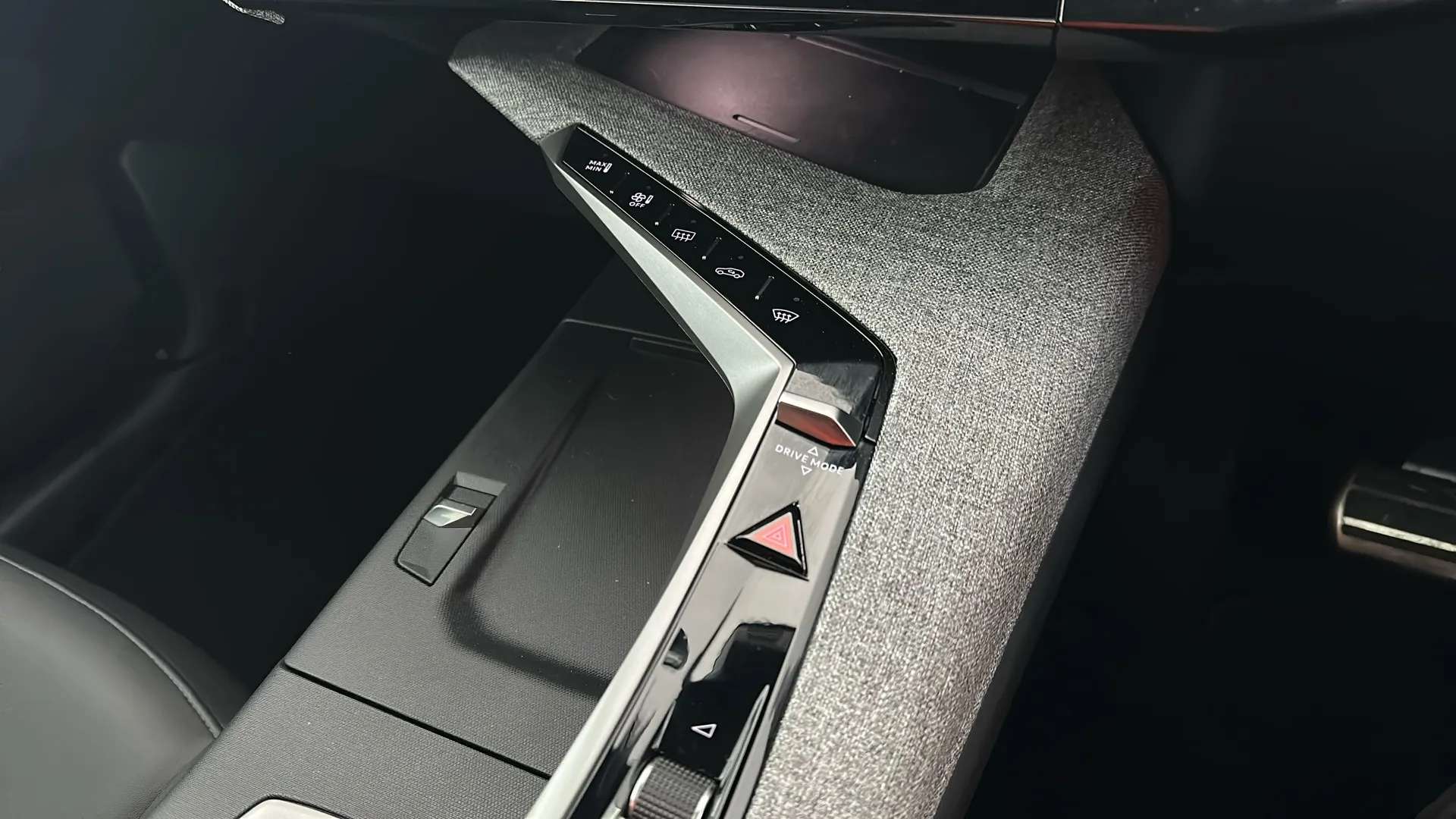 2025 PEUGEOT 5008 2025 PEUGEOT 5008