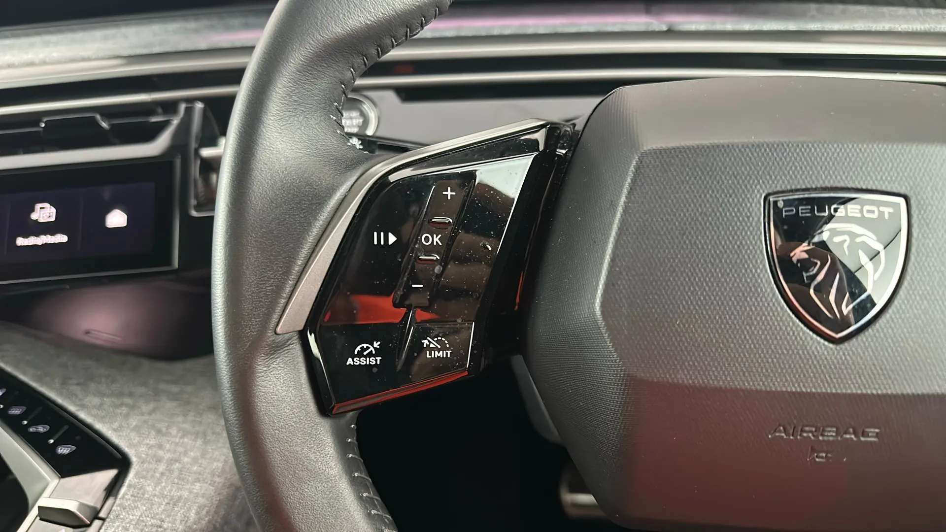 2025 PEUGEOT 5008 2025 PEUGEOT 5008