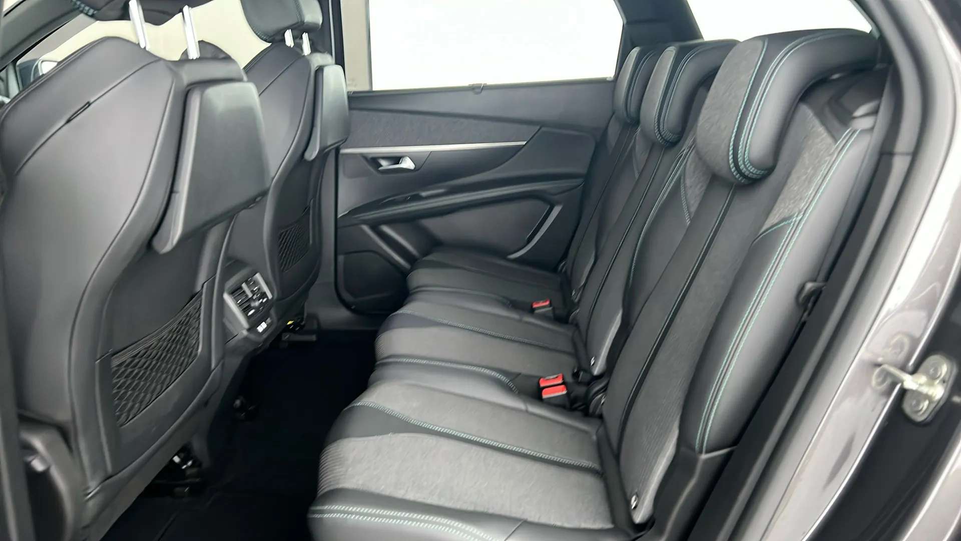 2023 PEUGEOT 5008 2023 PEUGEOT 5008