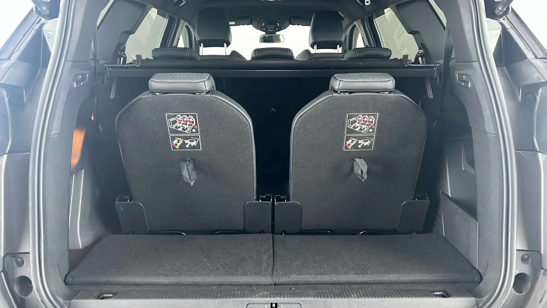 2023 PEUGEOT 5008 2023 PEUGEOT 5008