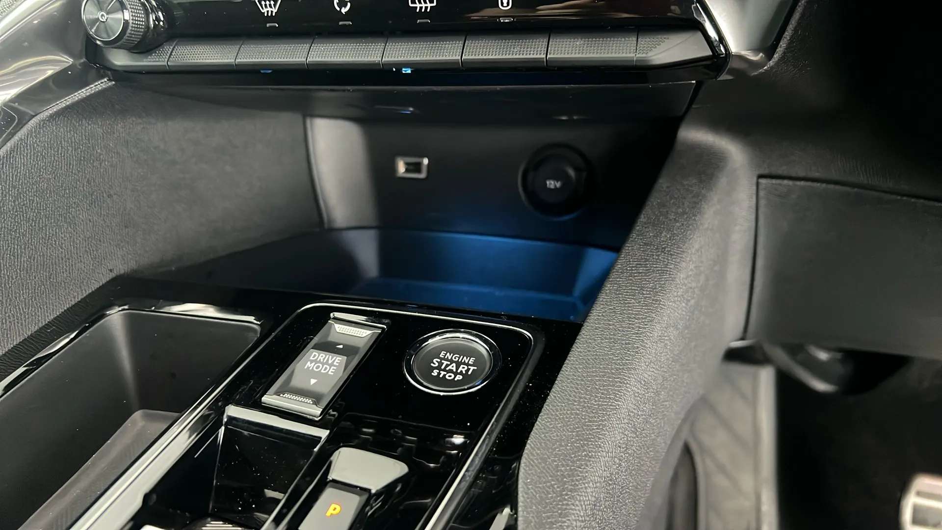 2023 PEUGEOT 5008 2023 PEUGEOT 5008