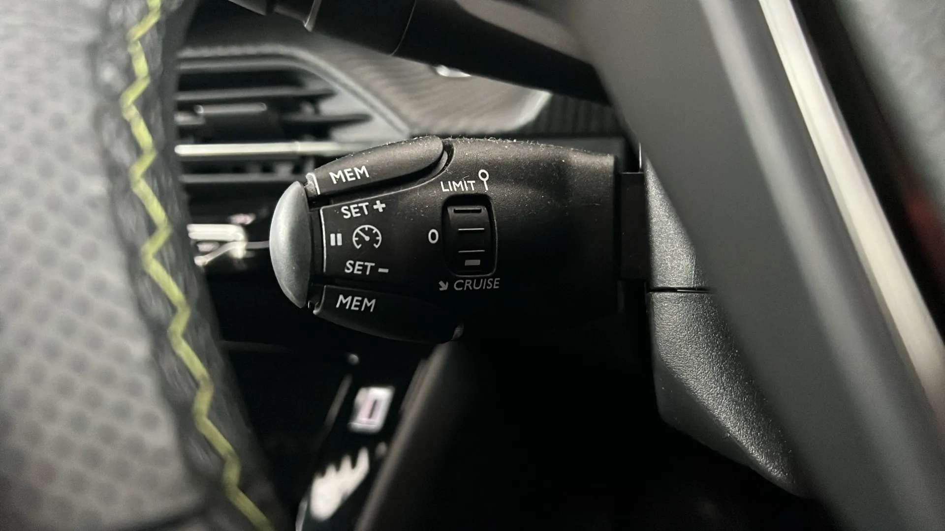 2024 PEUGEOT 208 2024 PEUGEOT 208