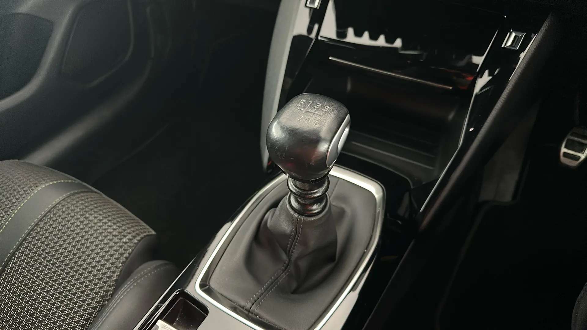 2023 PEUGEOT 208 2023 PEUGEOT 208