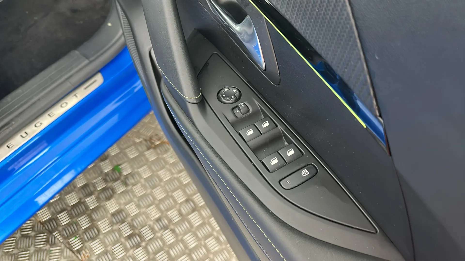 2023 PEUGEOT 208 2023 PEUGEOT 208