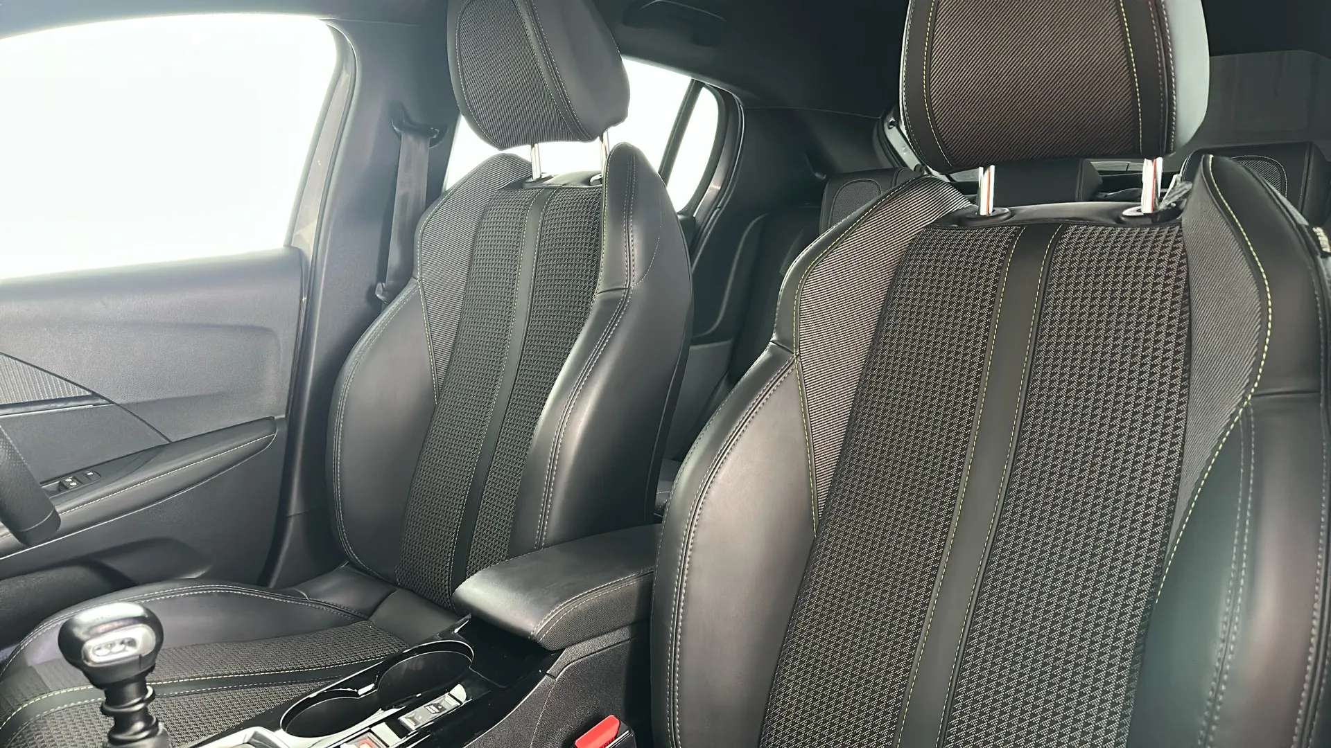 2023 PEUGEOT 208 2023 PEUGEOT 208